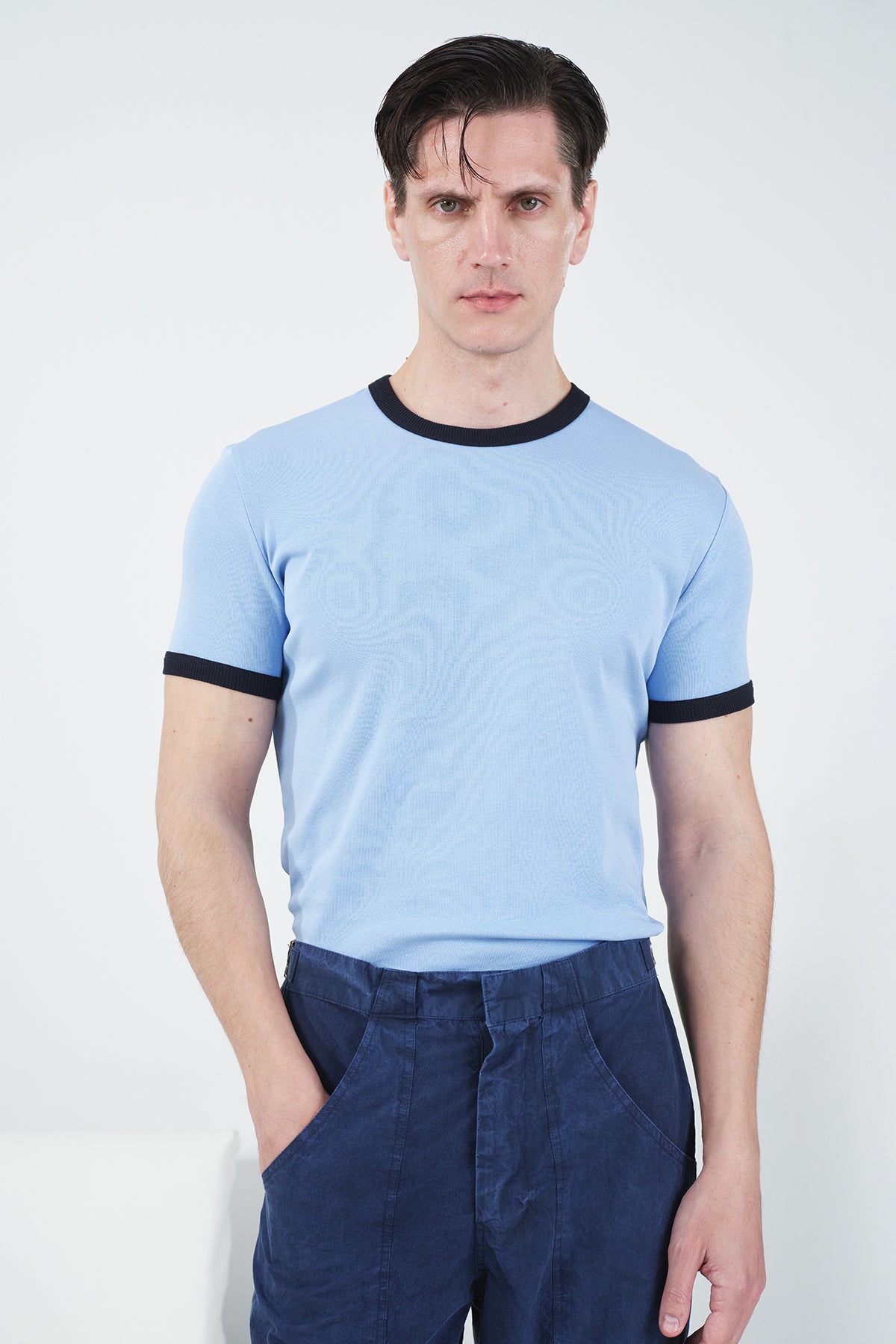 CONTRAST DETAIL CREW NECK BLUE T-SHIRT