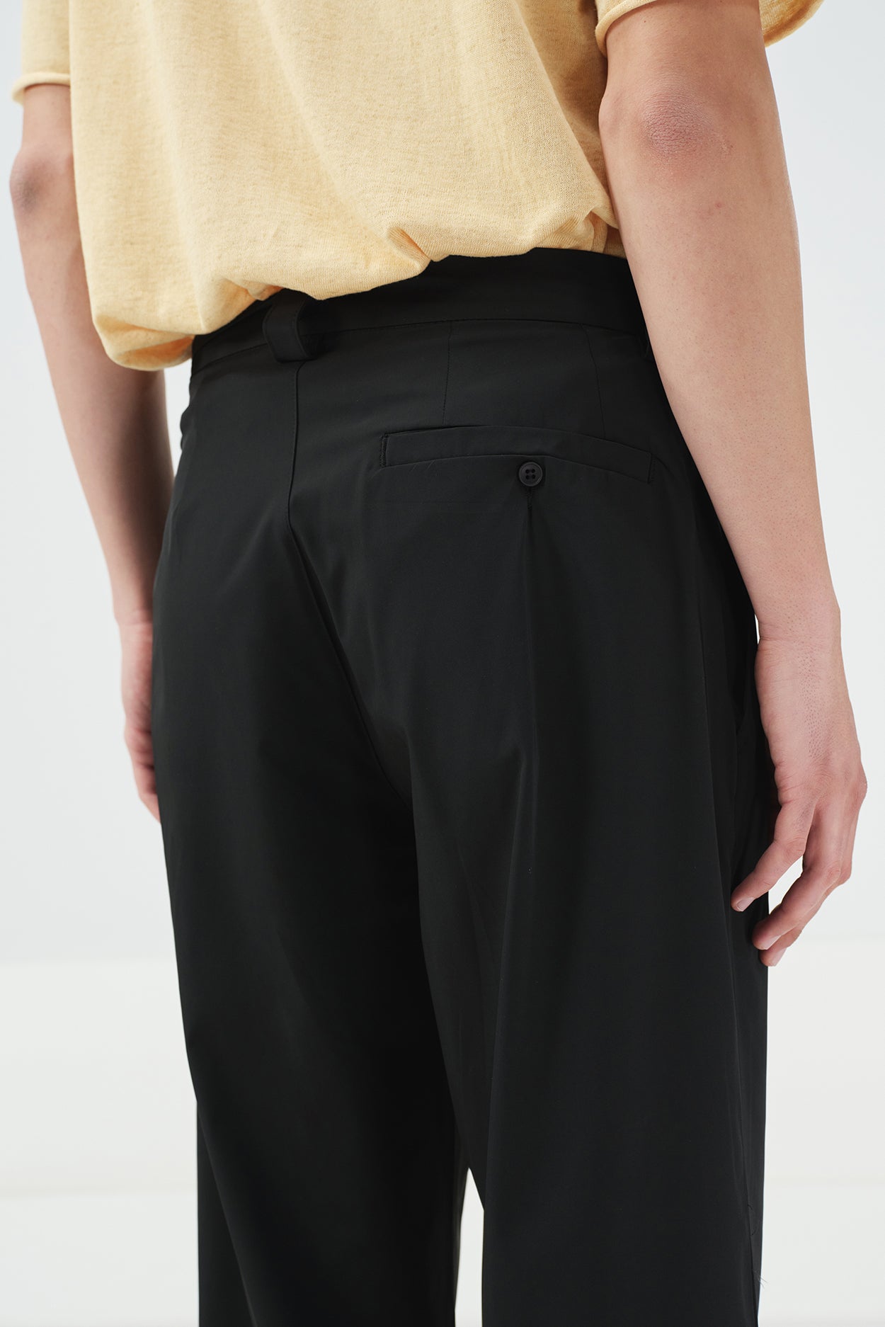 DIŞTAN DÜĞMELİ ÇİFT PİLİLİ SİYAH PANTOLON