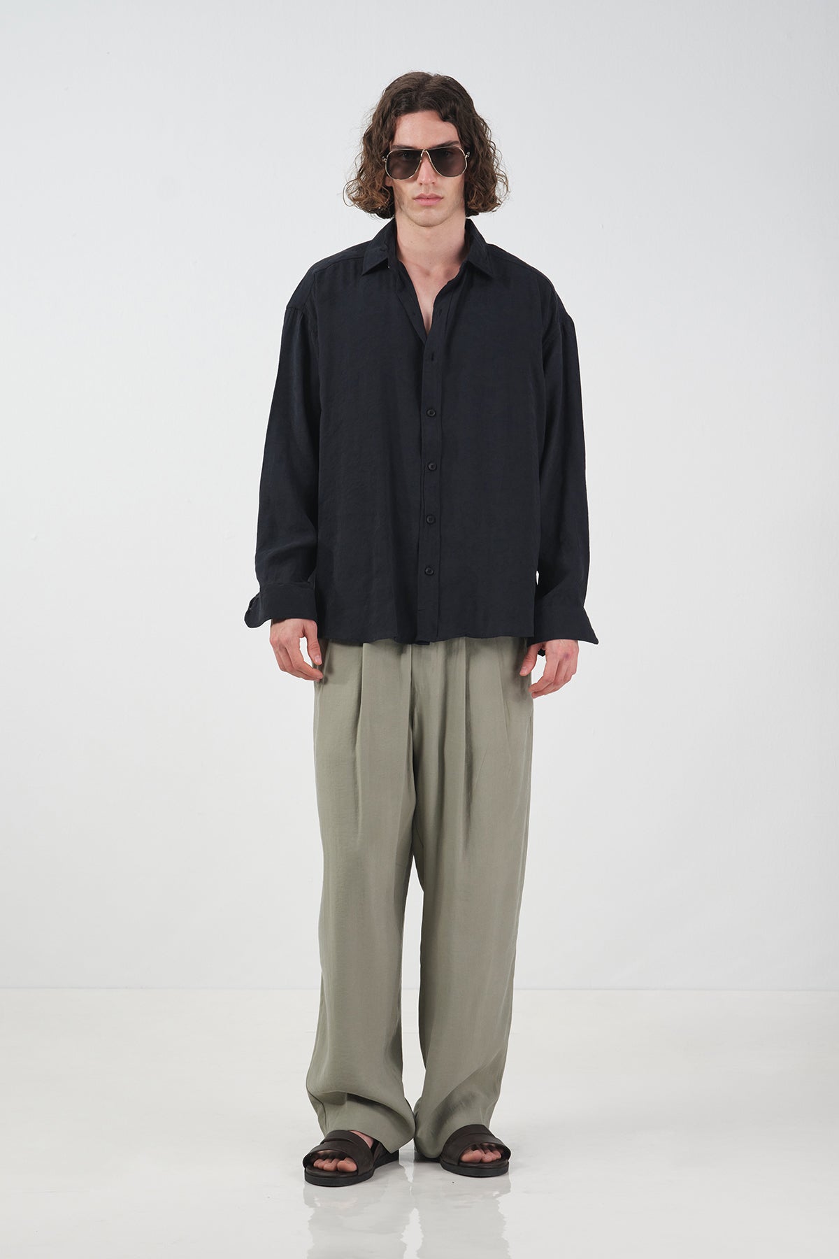 JAKARLI ŞAL DESENLİ SİYAH MODAL GÖMLEK