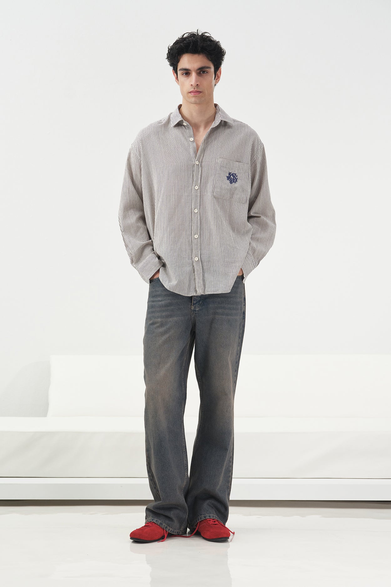 EMBROIDERED AND POCKET DETAIL STRIPED NAVY BLUE LINEN SHIRT