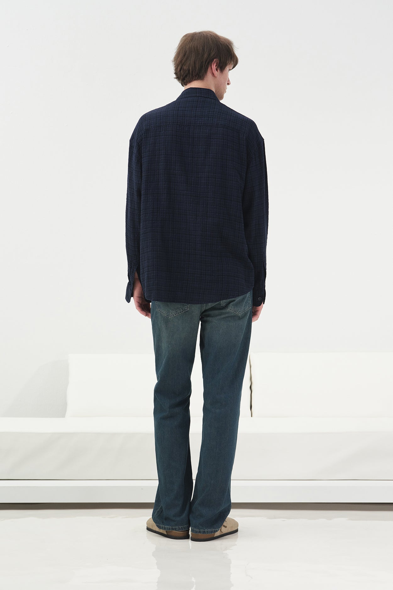 DÖKÜMLÜ RAHAT KESİM LACİVERT KARELİ GÖMLEK