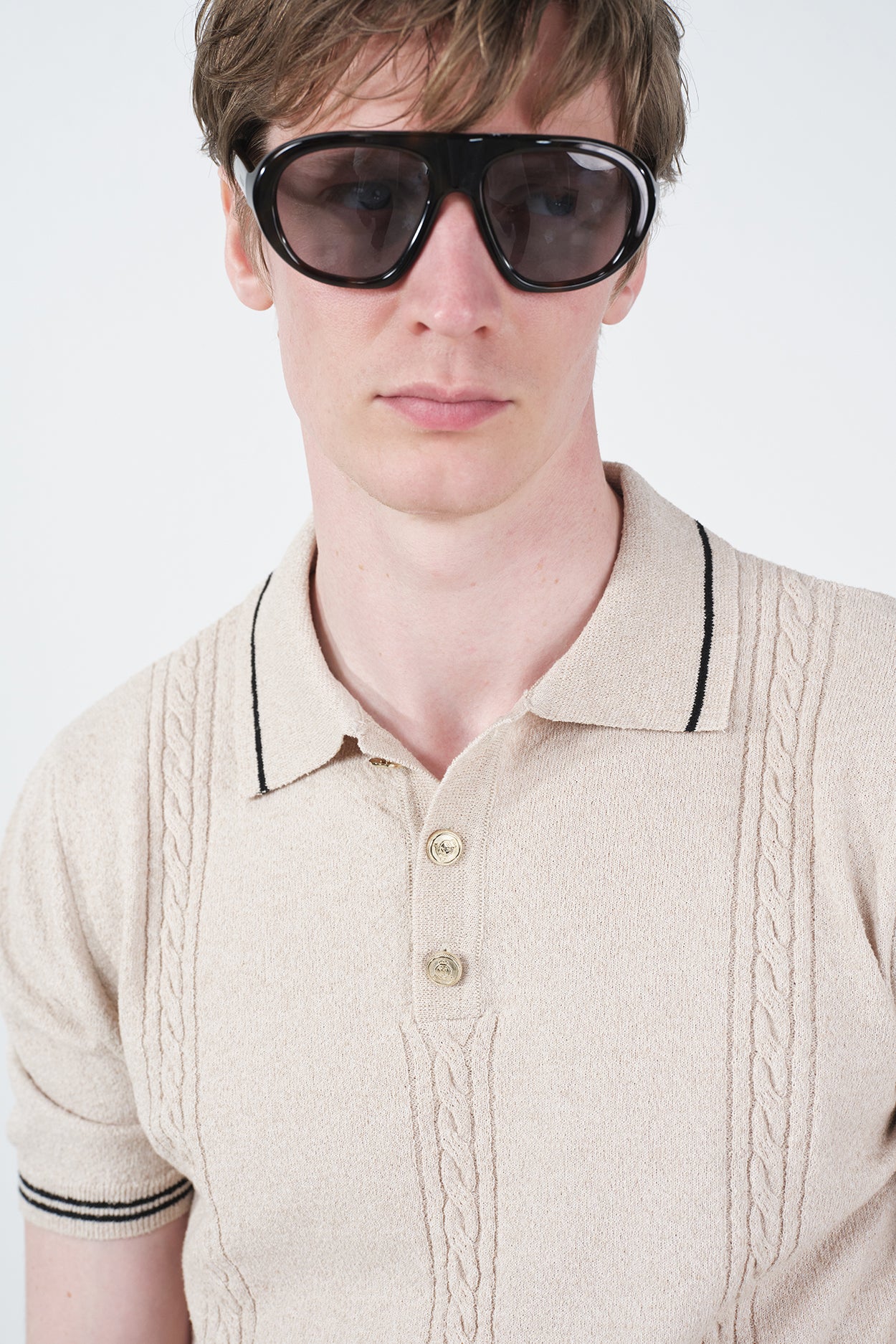 GOLD DÜĞMELİ DOKULU POLO YAKA BEJ TRİKO T-SHIRT