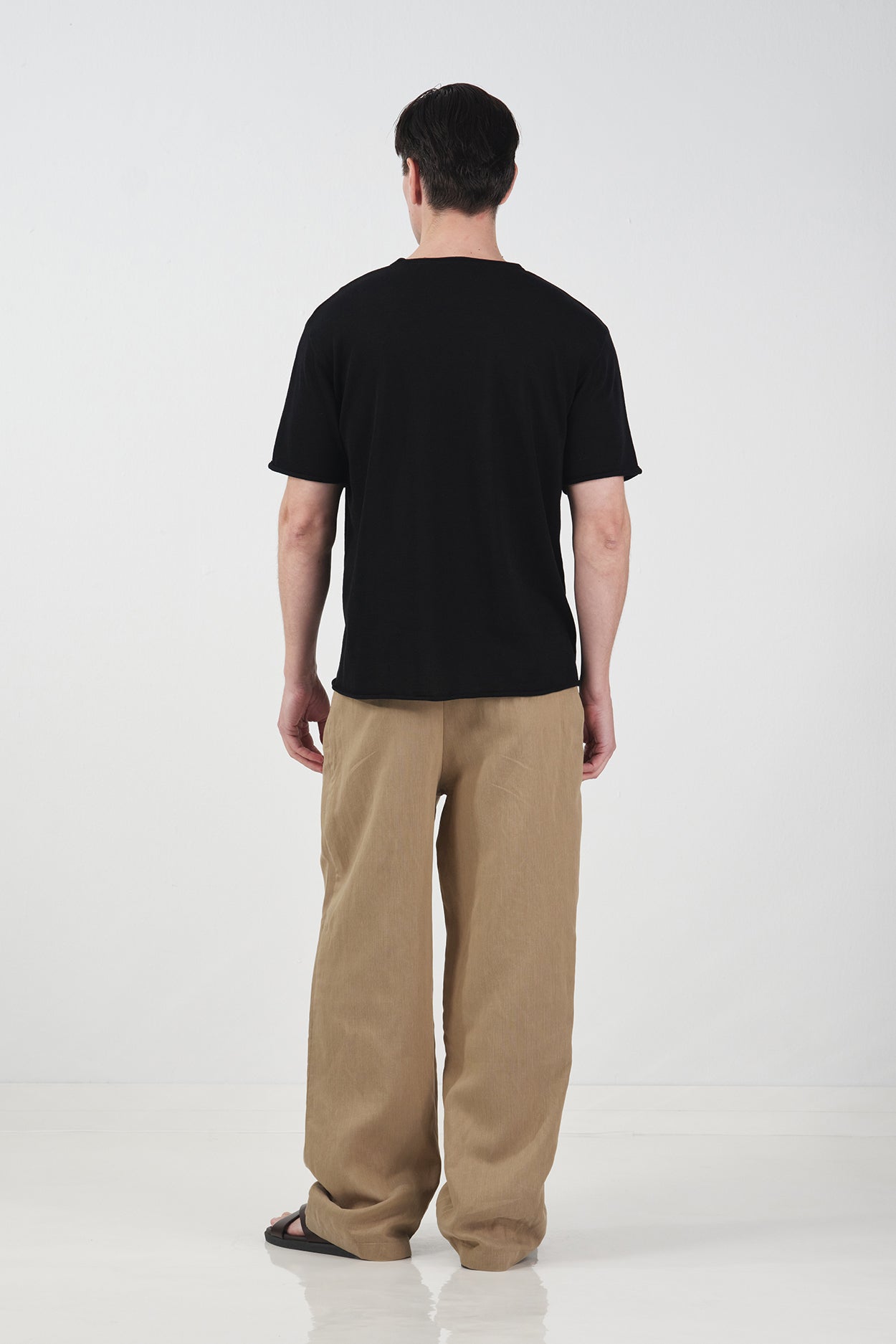 DÖKÜMLÜ SİYAH KETEN TRİKO T-SHIRT