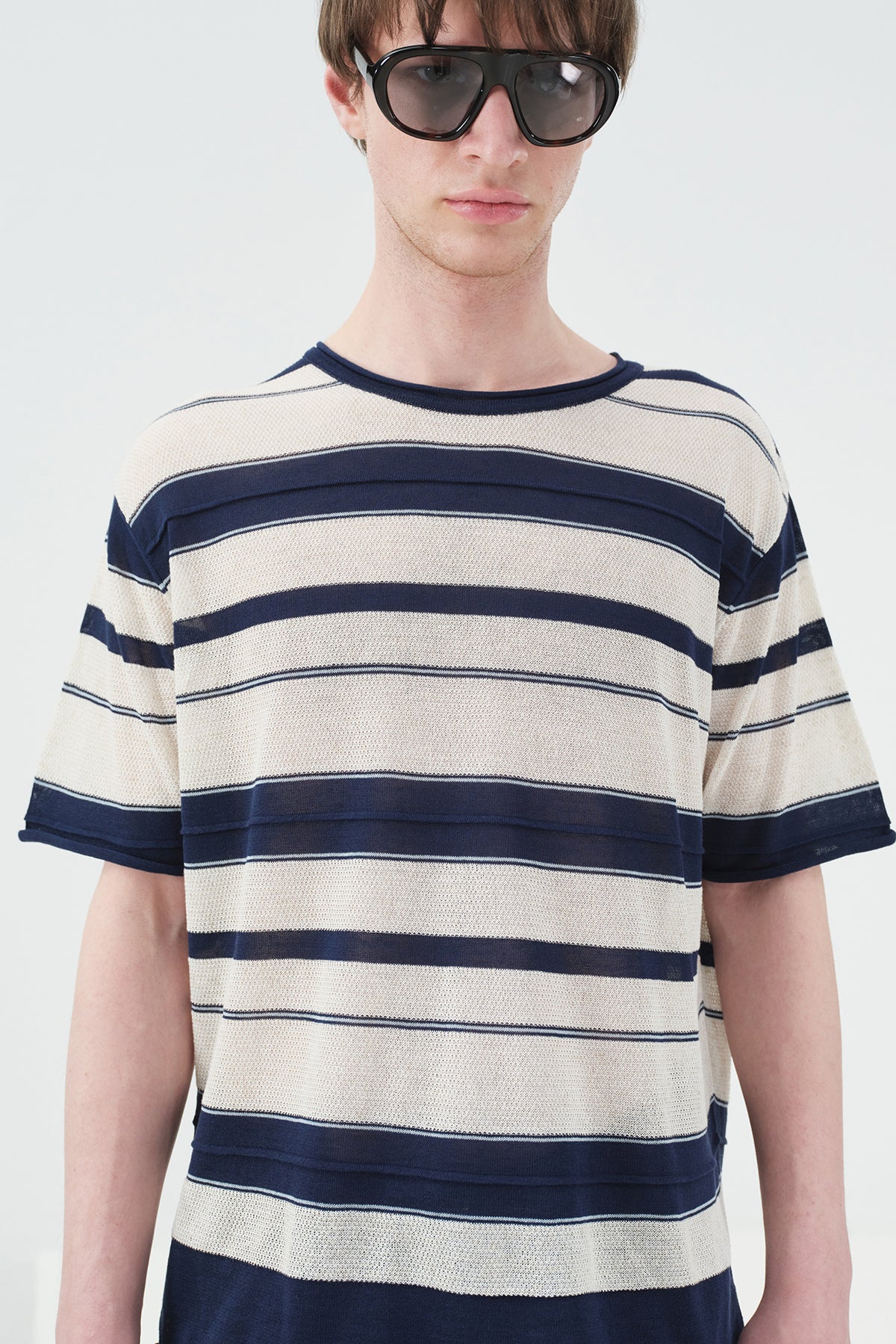 ÇİZGİLİ DÖKÜMLÜ LACİVERT KETEN TRİKO T-SHIRT