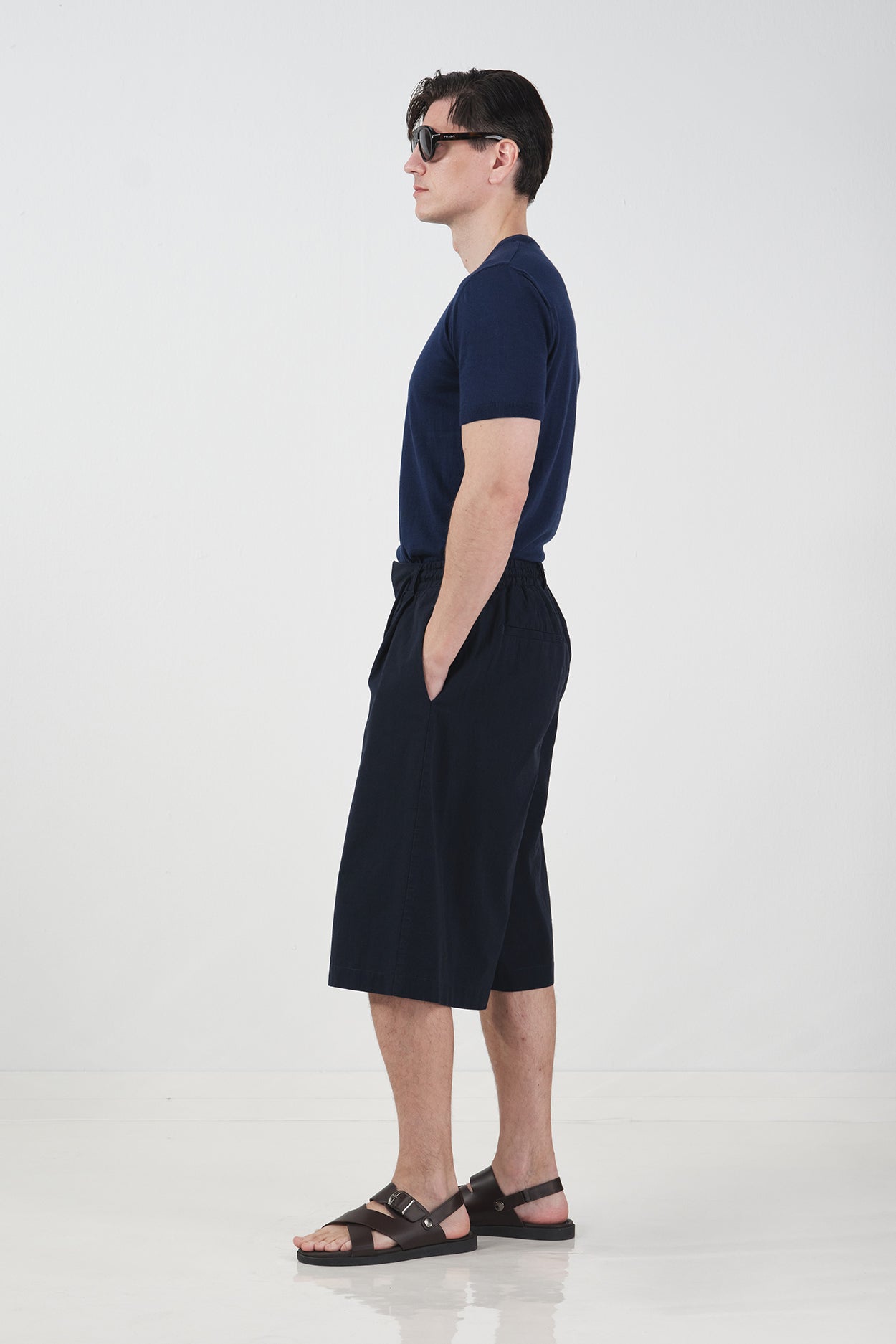 NAVY BLUE LACE-UP LINEN SHORTS