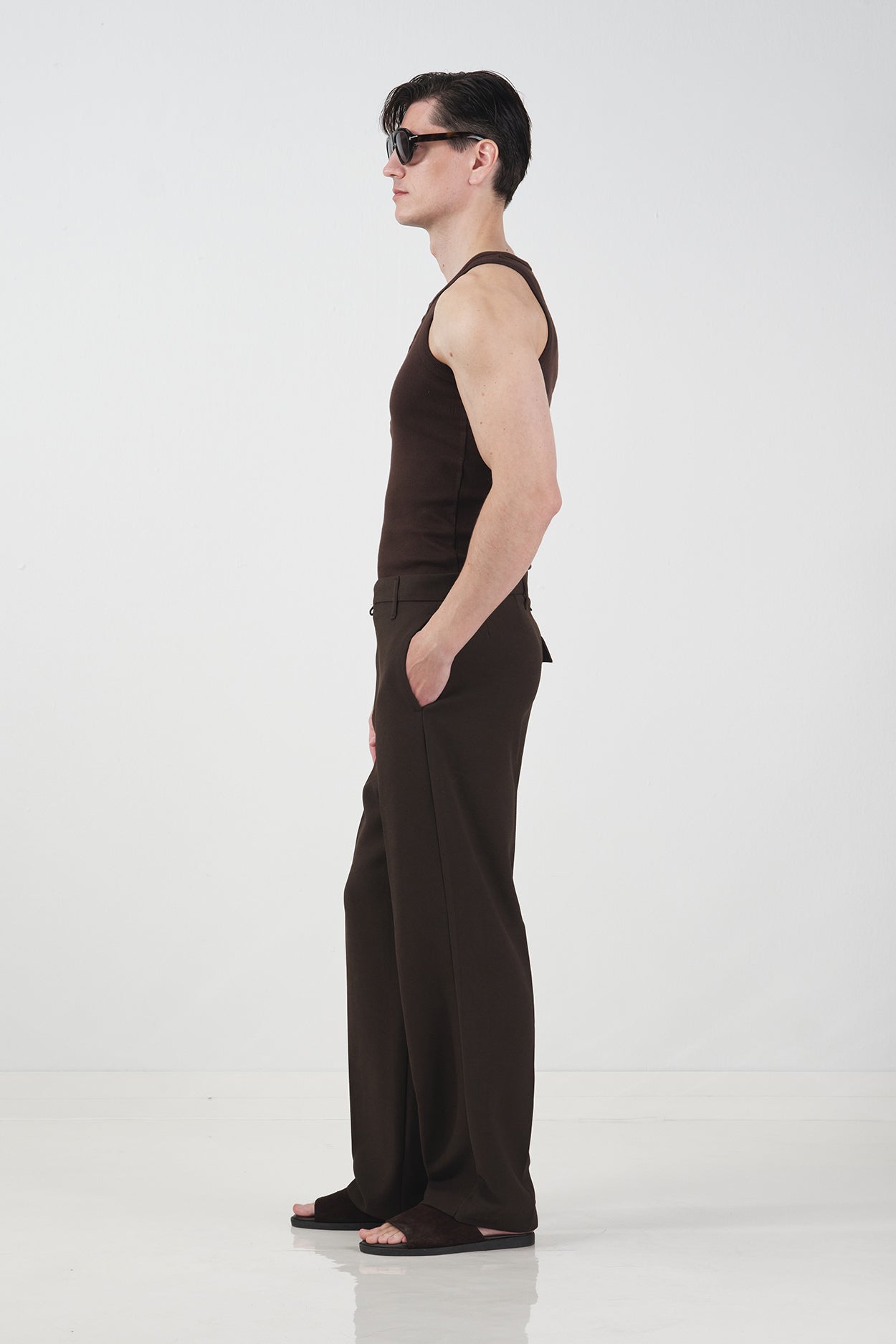 DOKULU REGULAR FIT KLASİK KAHVERENGİ PANTOLON