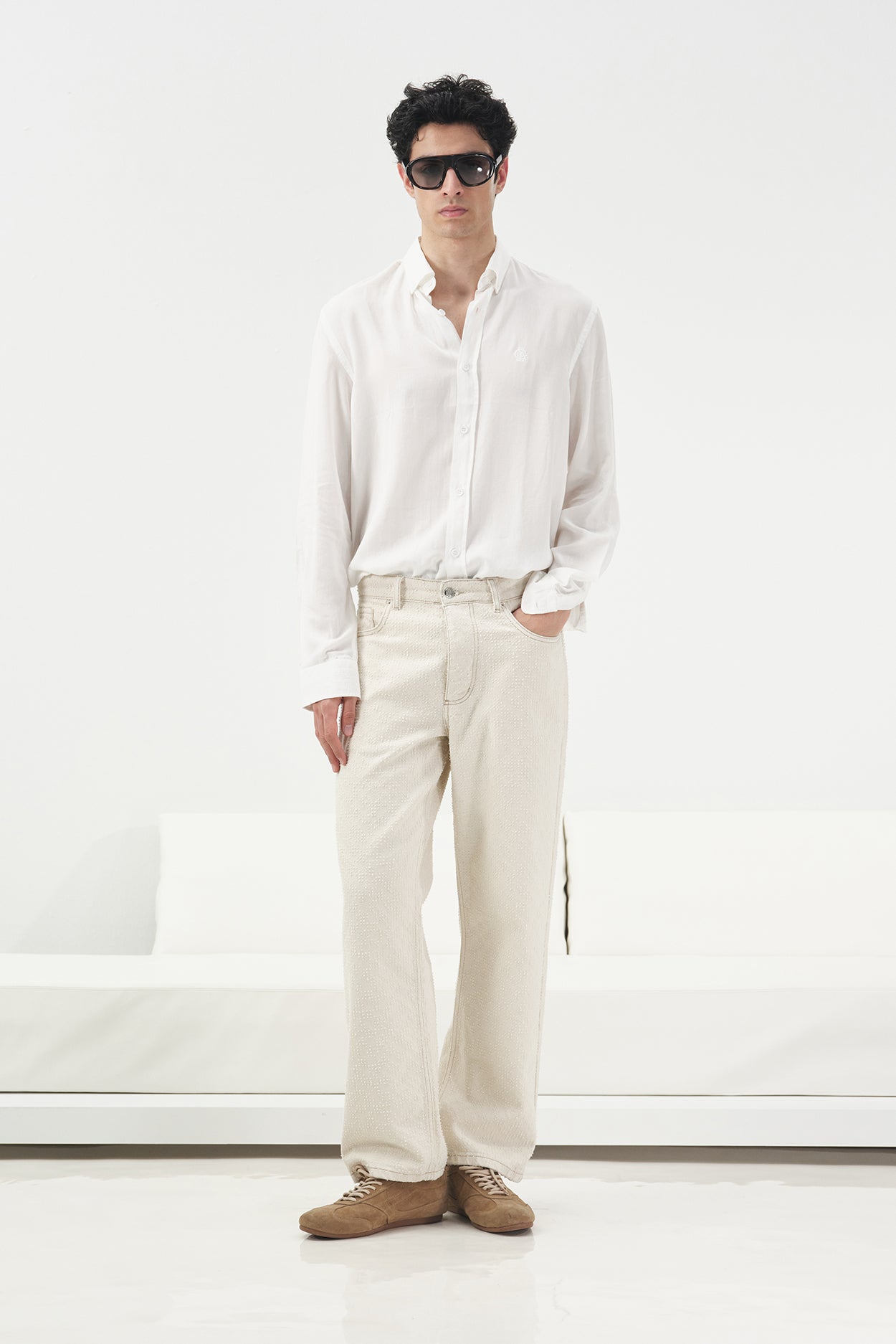 TEXTURED REGULAR FIT WHITE JEANS