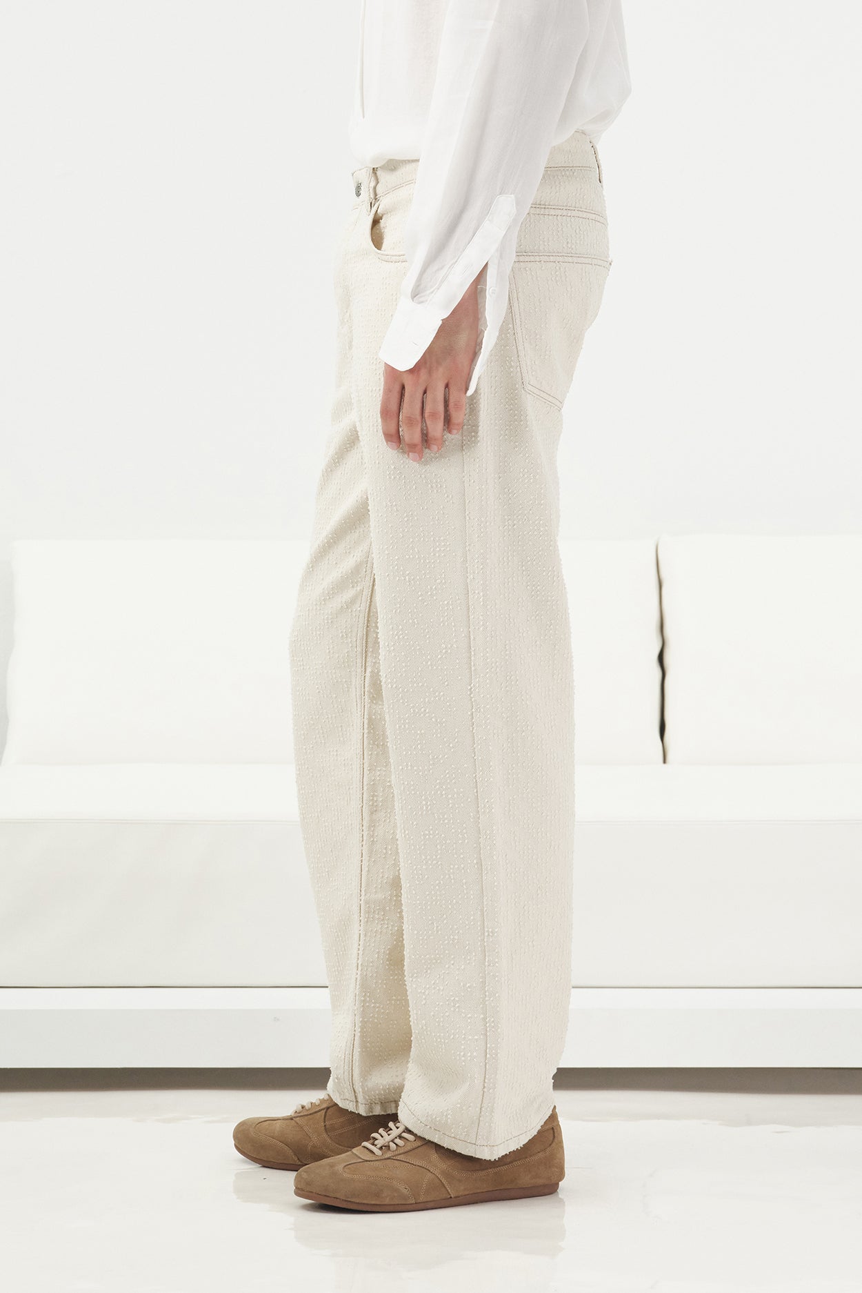 TEXTURED REGULAR FIT WHITE JEANS