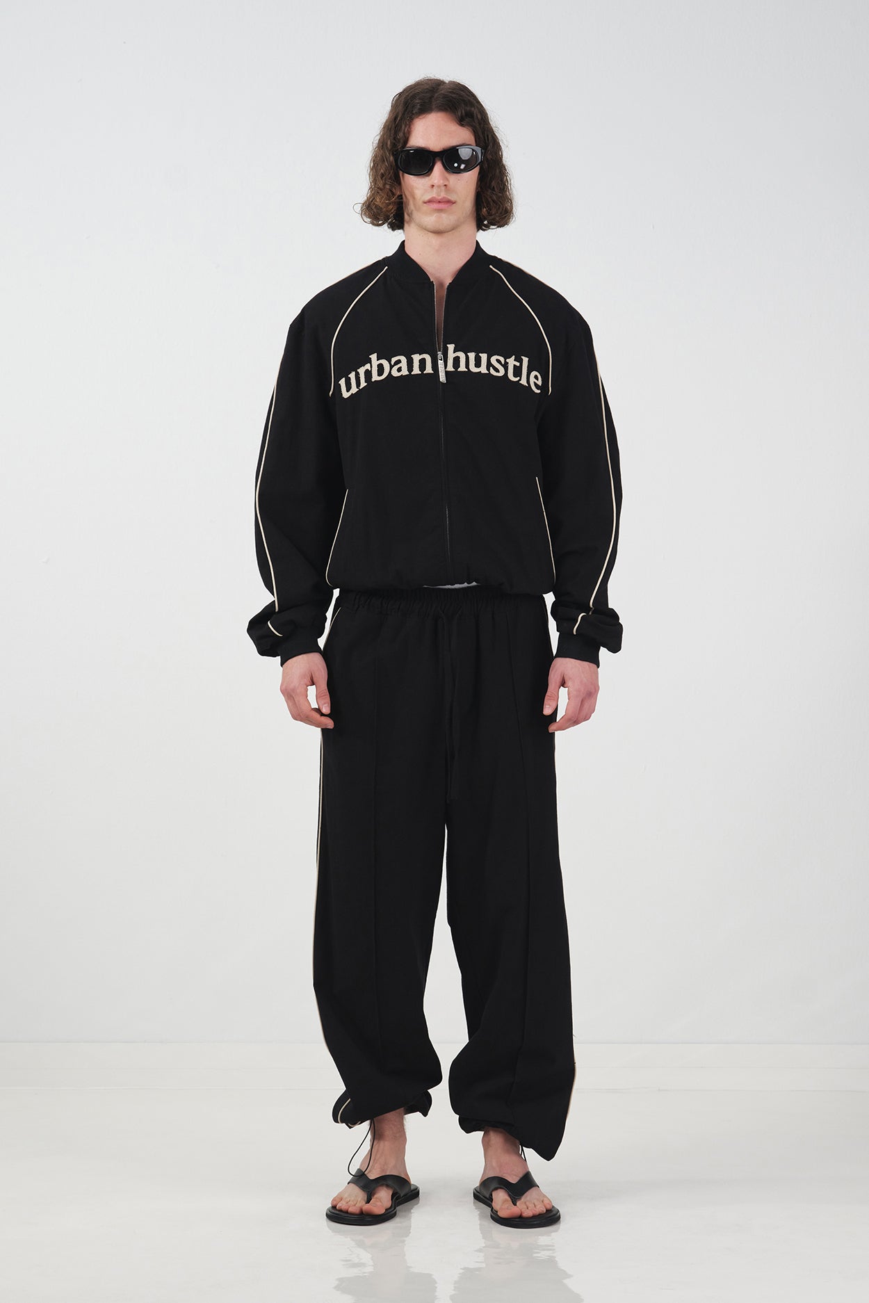 BİYELİ KETEN SİYAH JOGGER PANTOLON