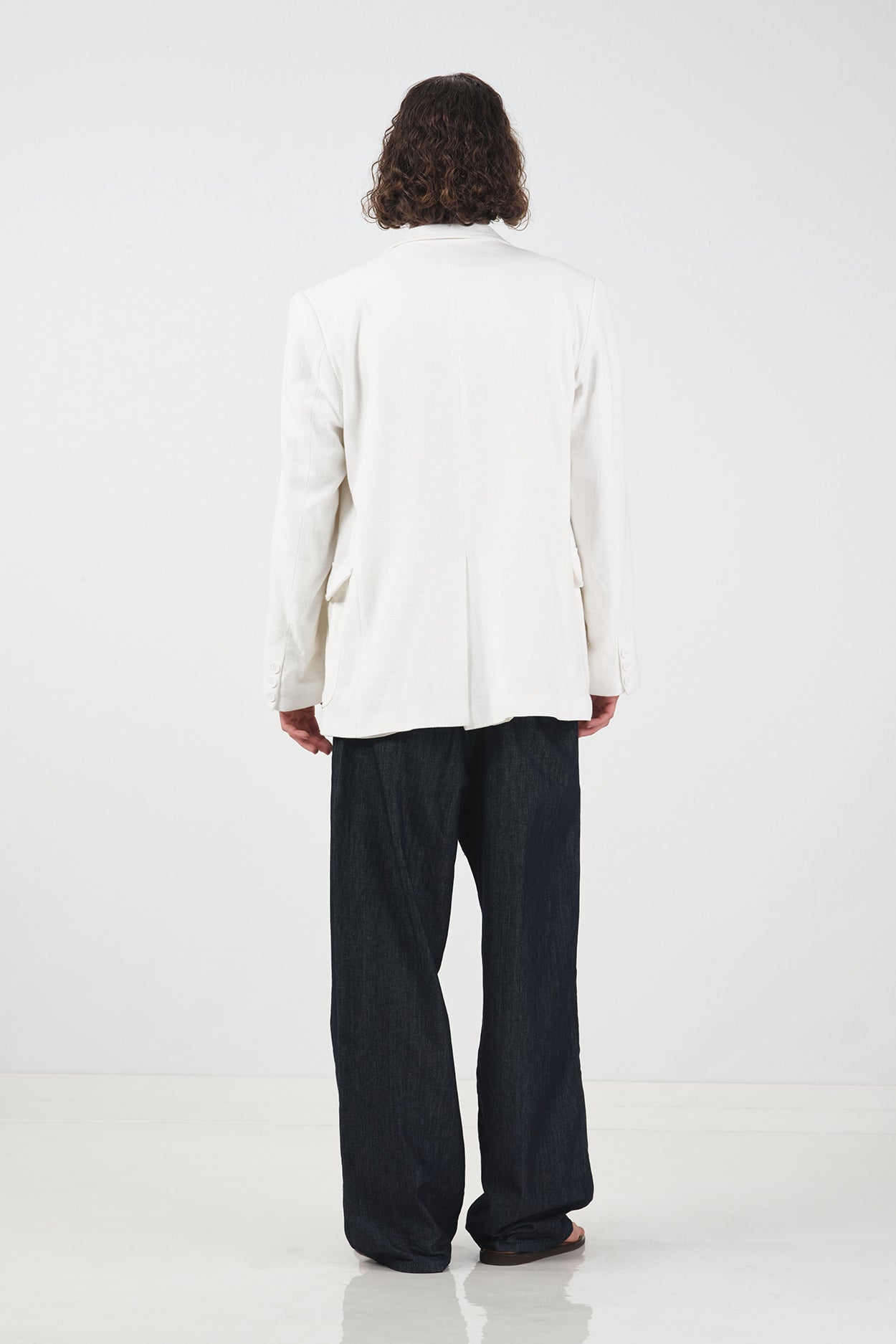 CLASSIC REGULAR FIT WHITE JACKET