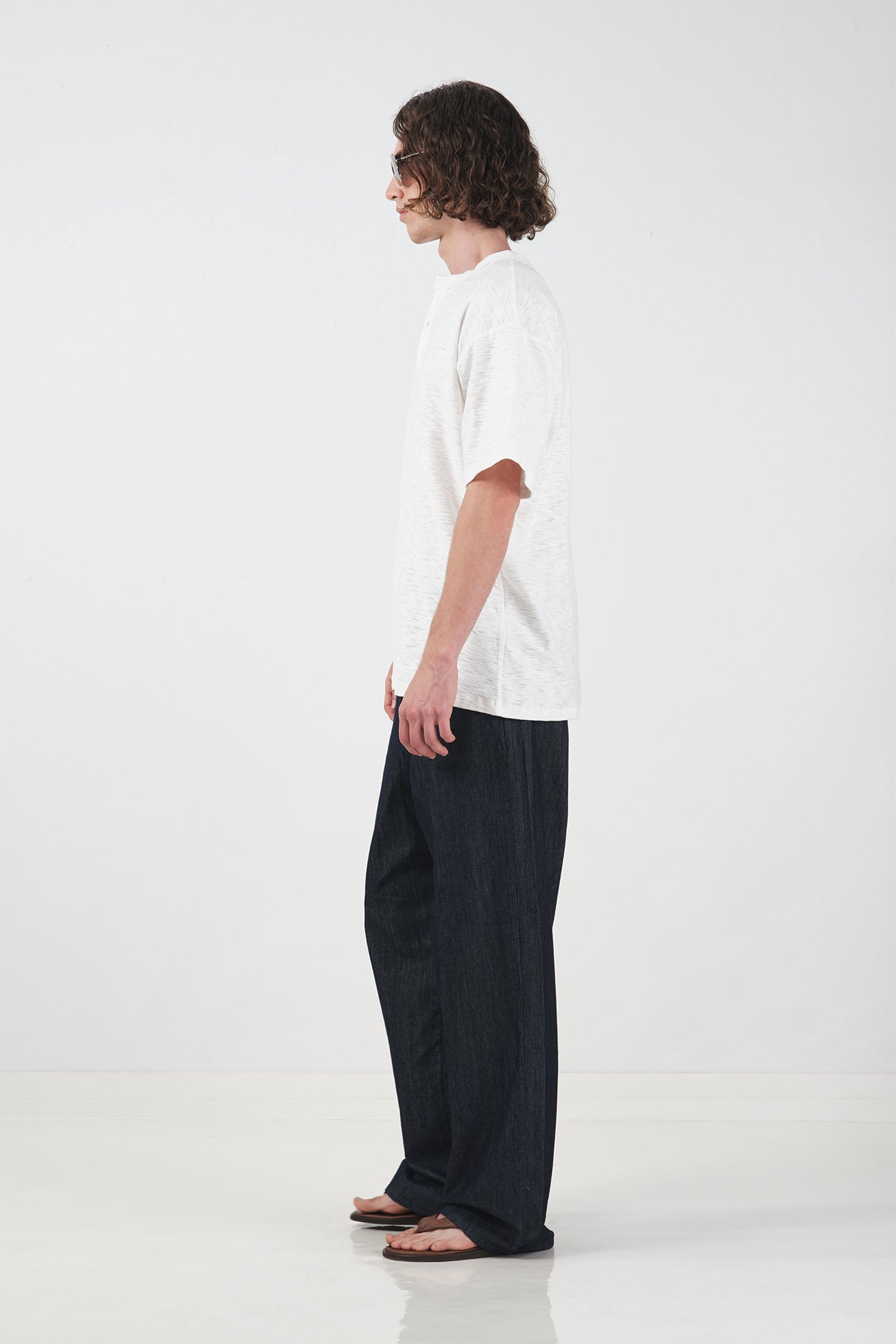 TEXTURED REGULAR FIT WHITE T-SHIRT