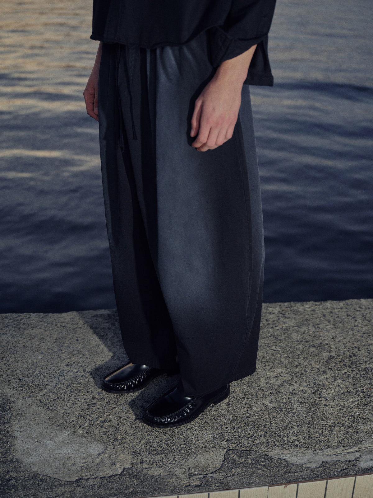 BALLOON FIT BLACK GABARDINE TROUSERS - 2