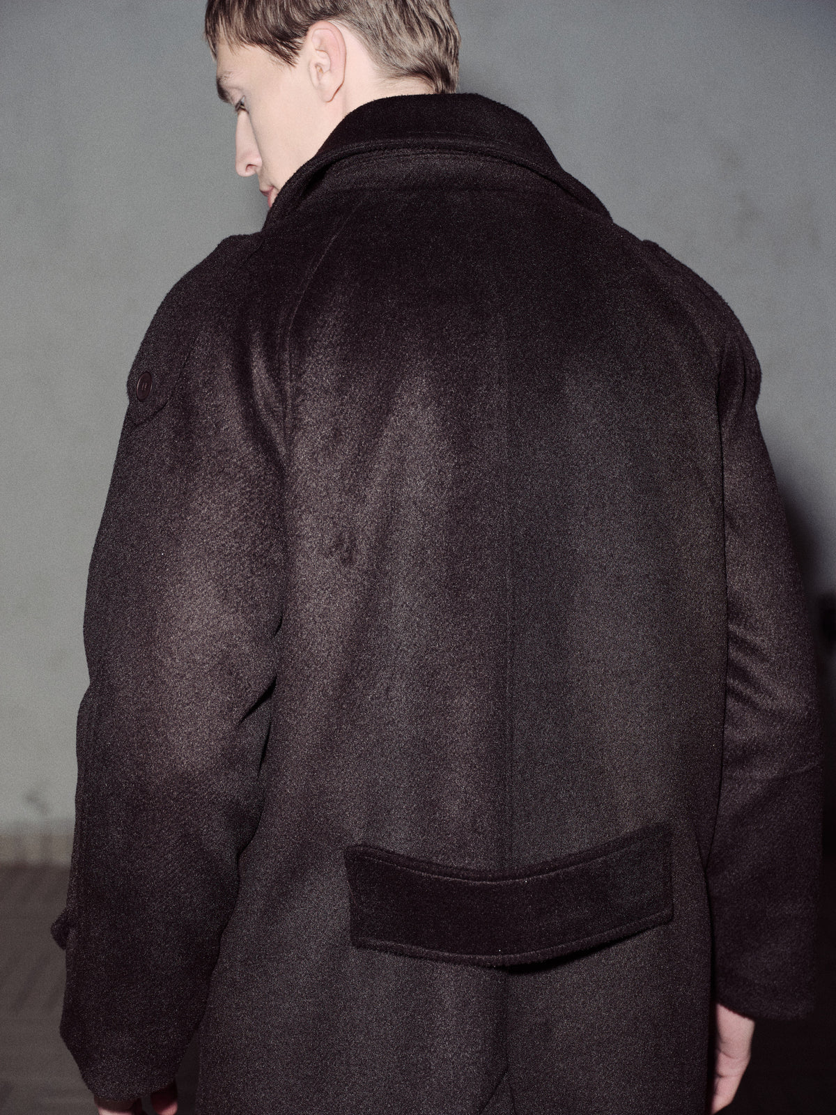 WIDE LAPEL DOUBLE-BREASTED BURGUNDY MELTON COAT - 3