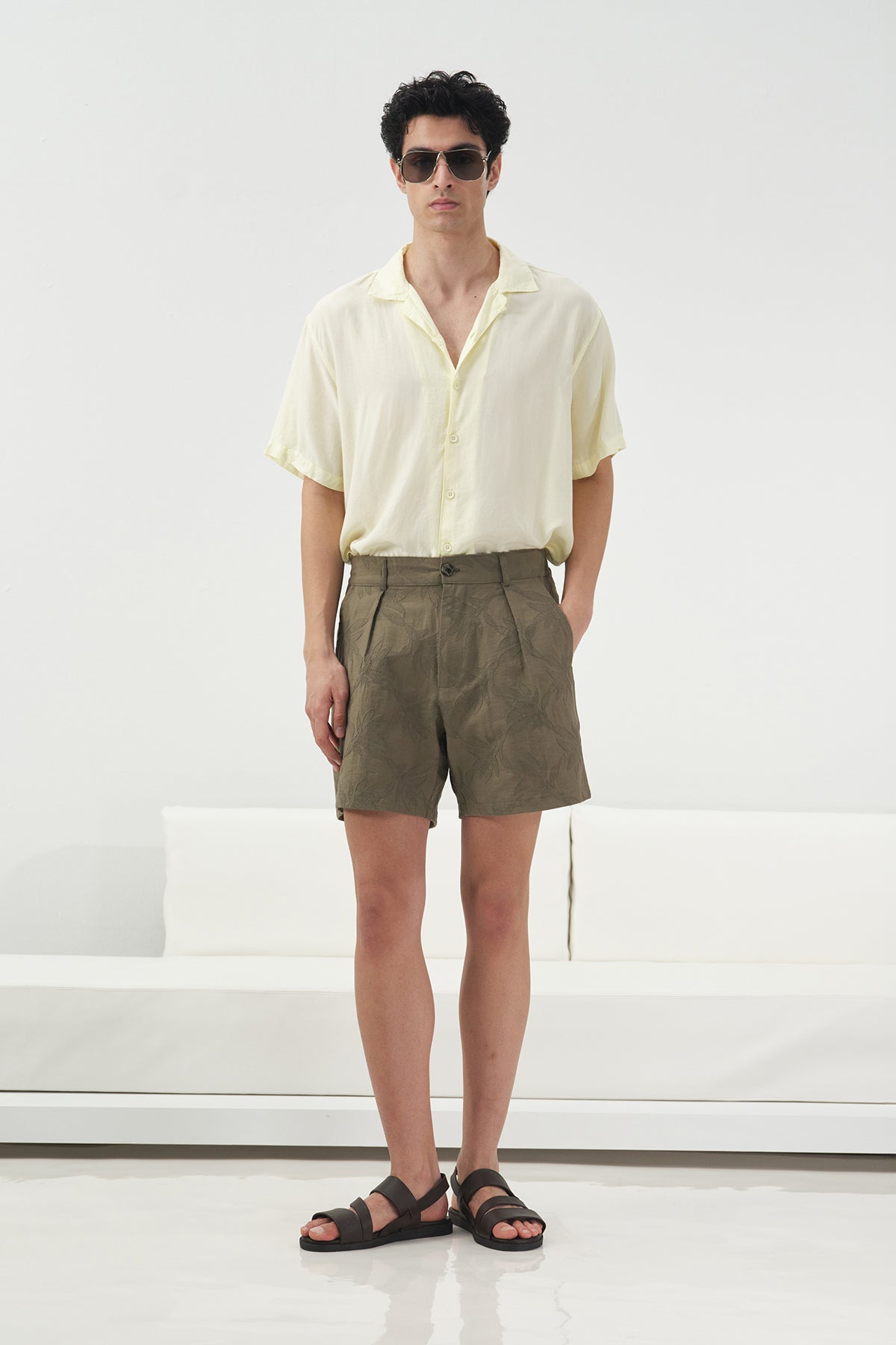 ÇİÇEK DESENLİ HAKİ ŞORT