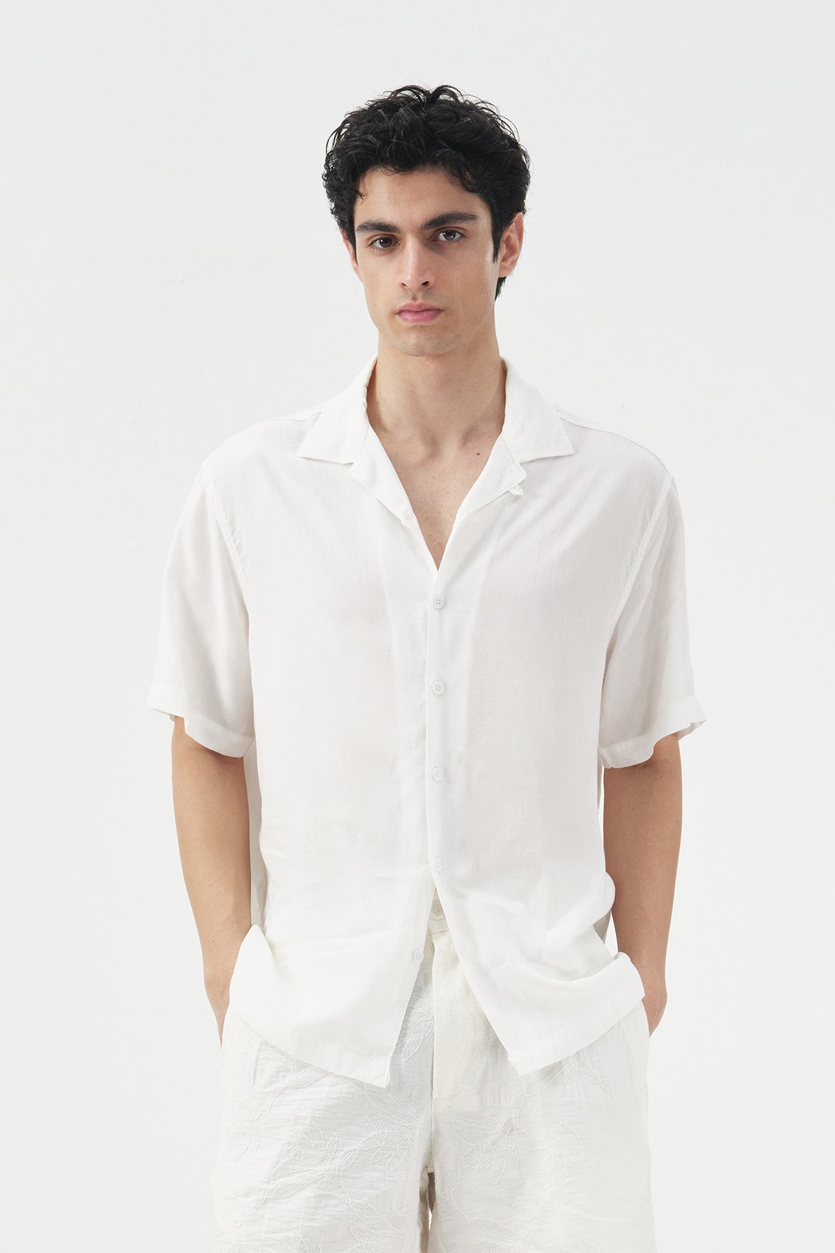 SHORT-SLEEVED CLASSIC WHITE TENCEL SHIRT