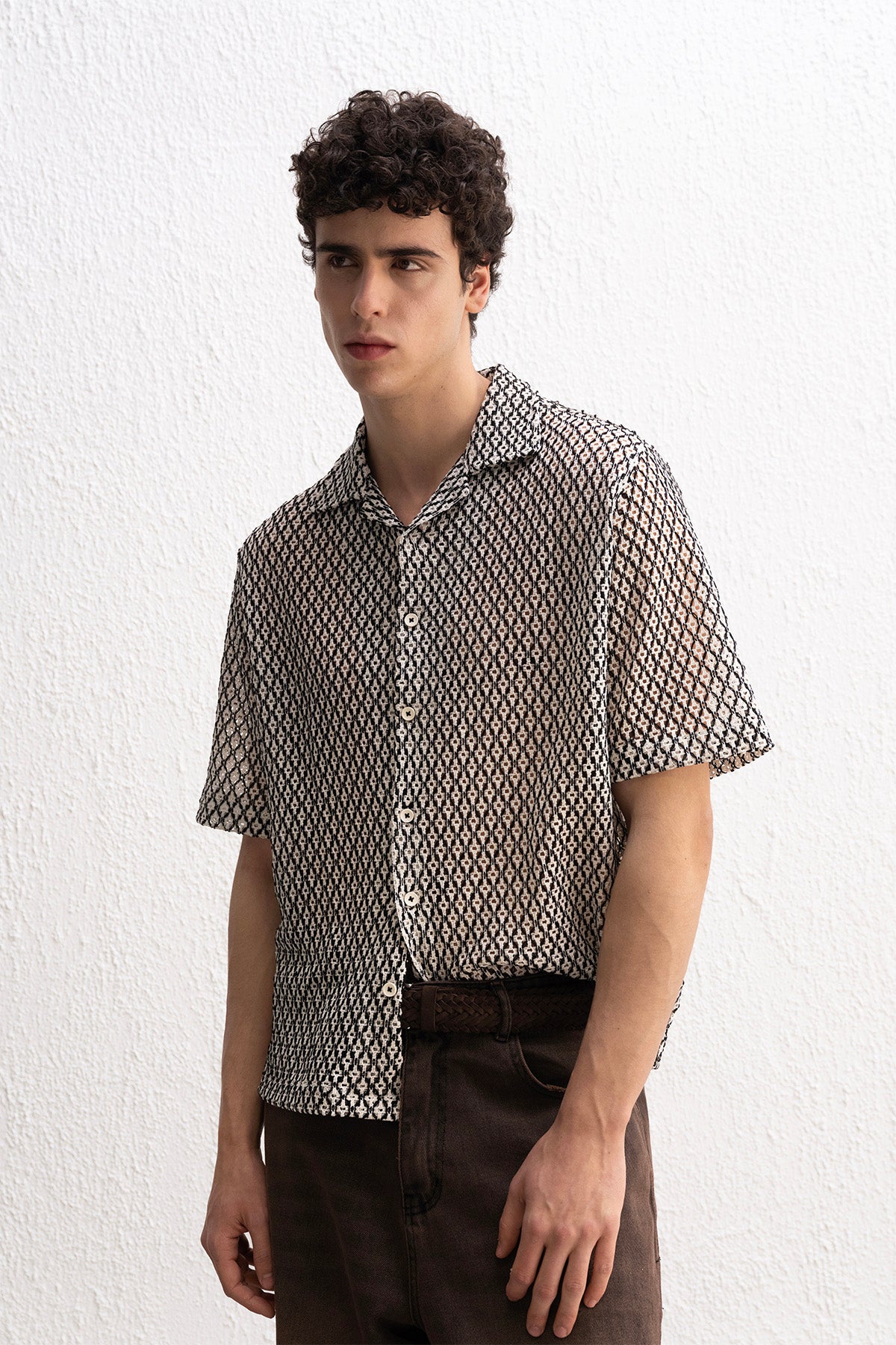 TEXTURED BLACK SHIRT