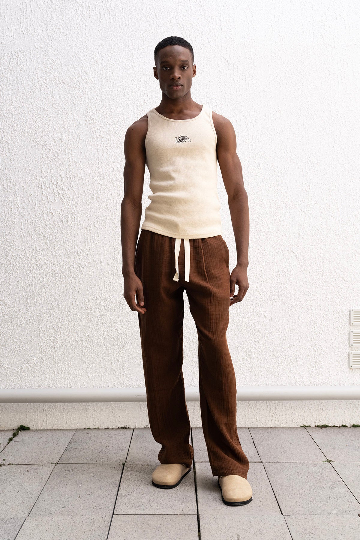 DRAPED LACE-UP DETAIL BROWN TROUSERS