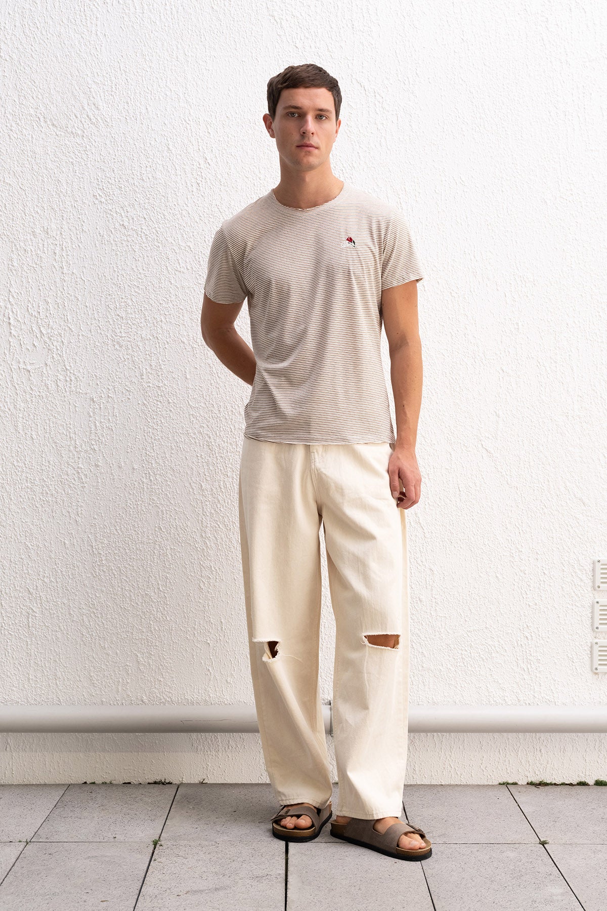 EMBROIDERED STRIPED BROWN T-SHIRT