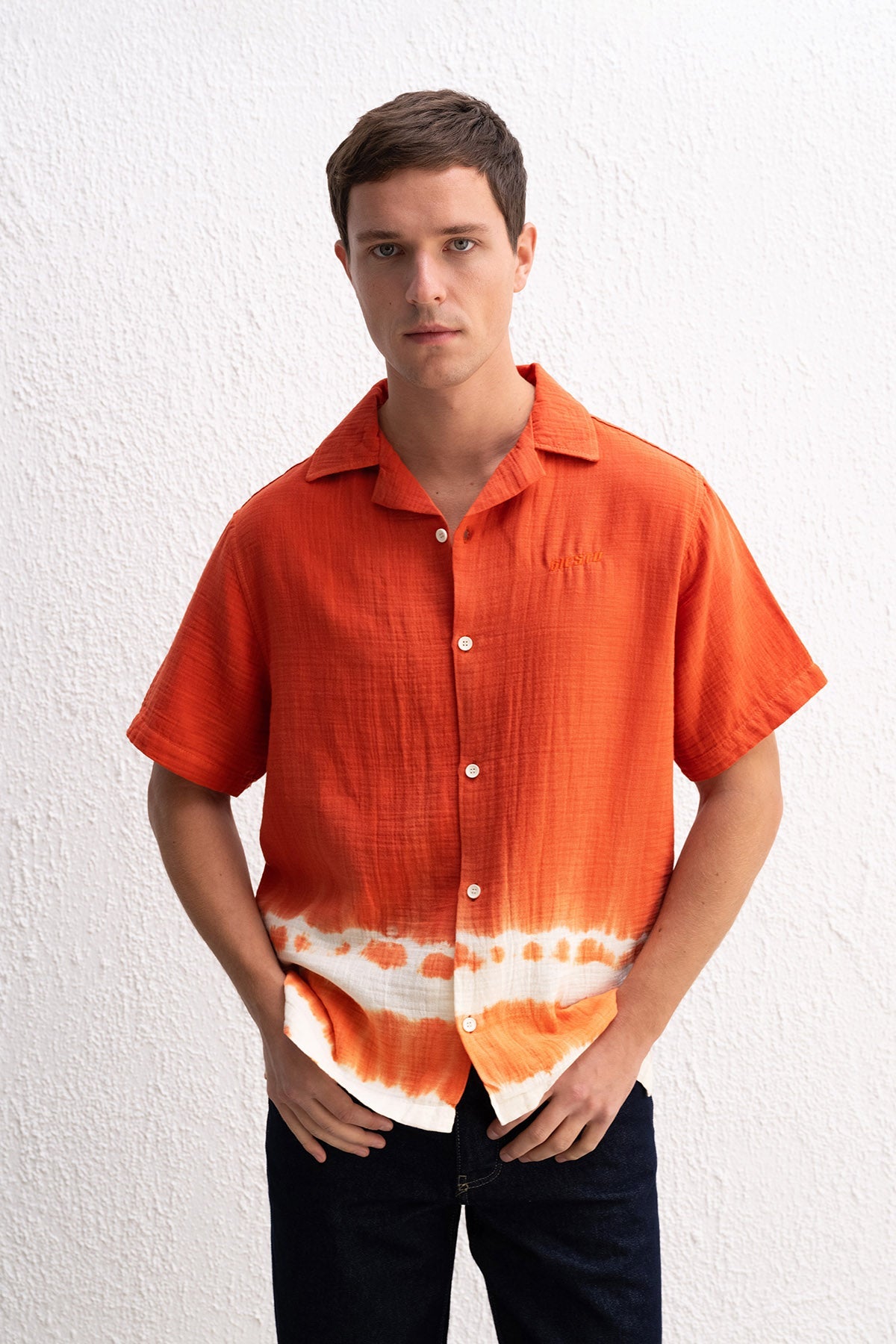 TEXTURED SHORT SLEEVE BRICK SHIRT