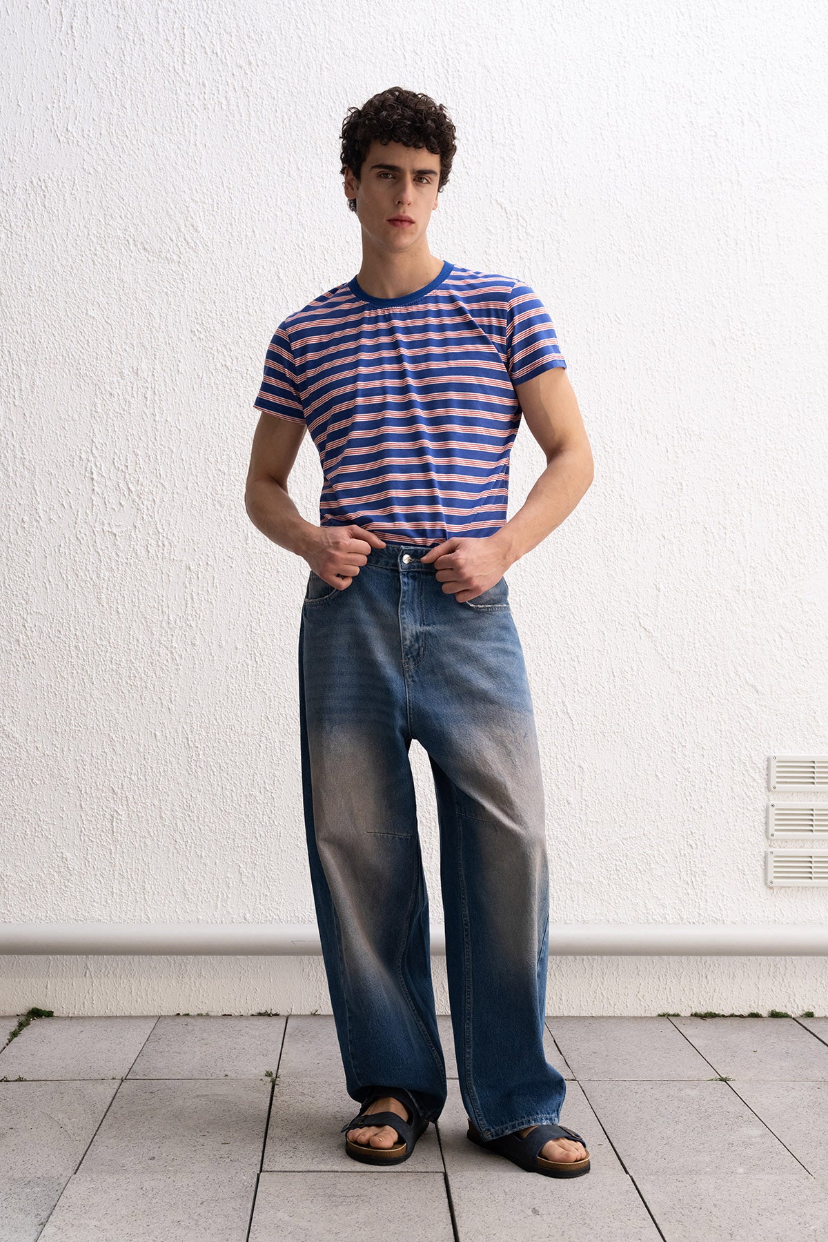 RELAXED FIT STRIPED BLUE T-SHIRT