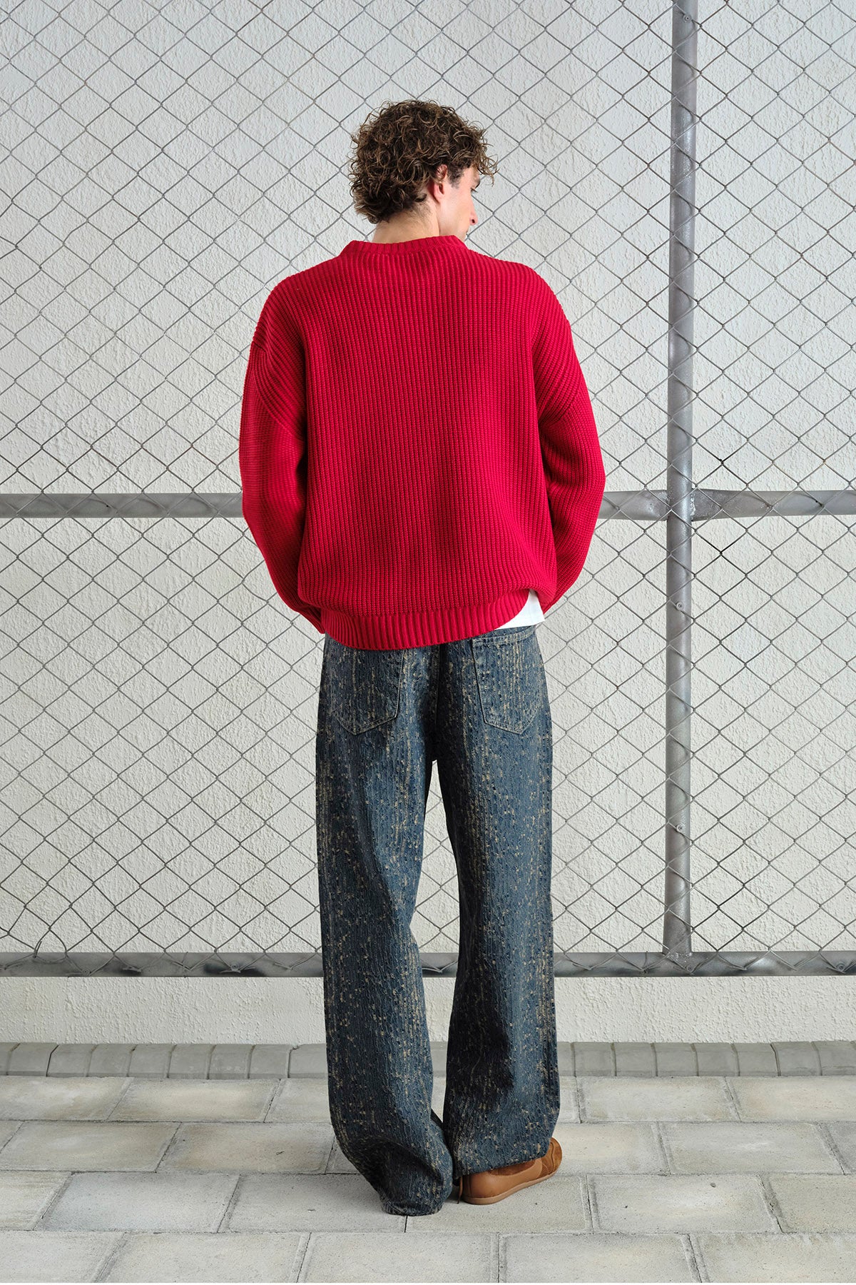 LOOSE FIT TEXTURED RIBBED RED KNITTED SWEATER