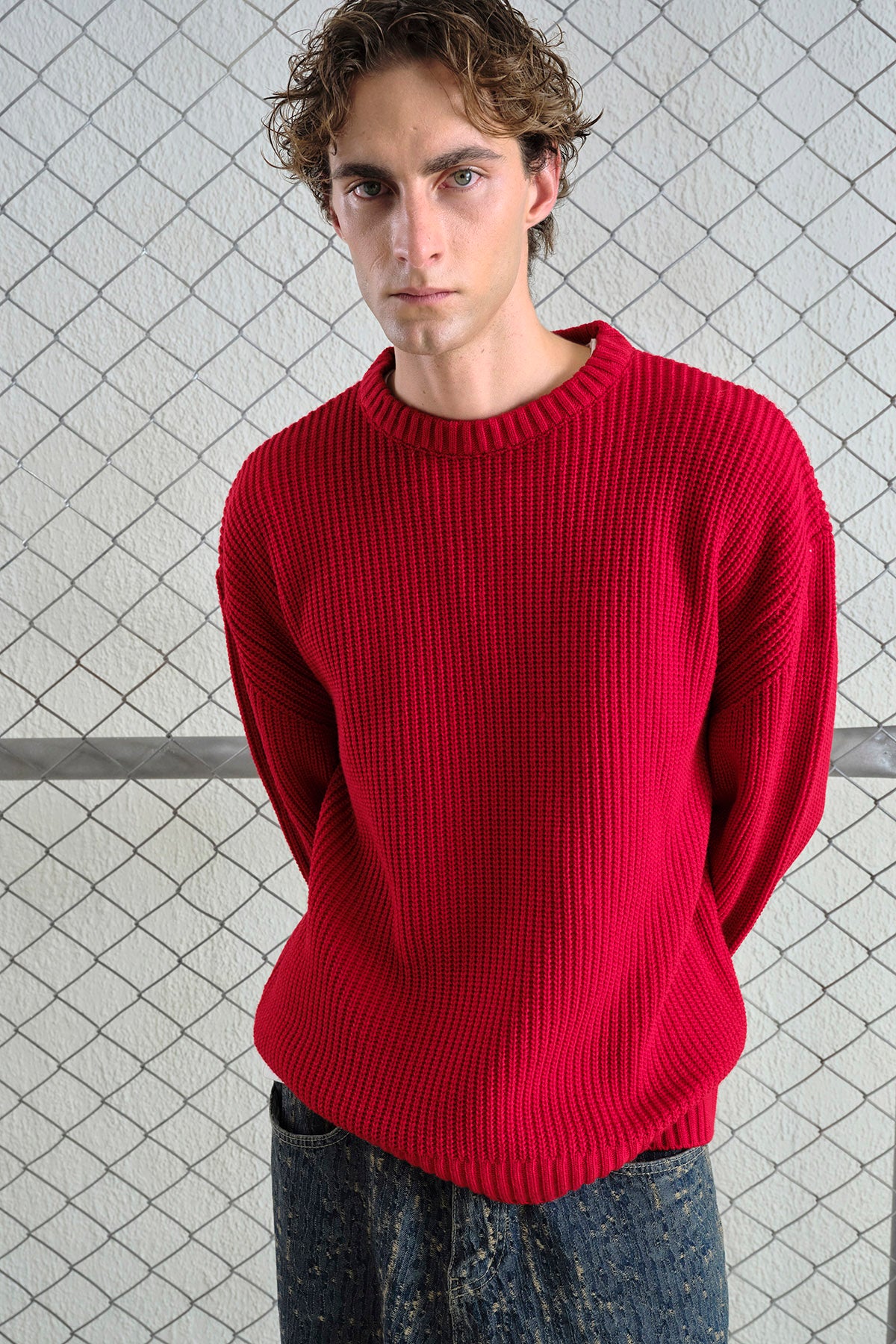 LOOSE FIT TEXTURED RIBBED RED KNITTED SWEATER