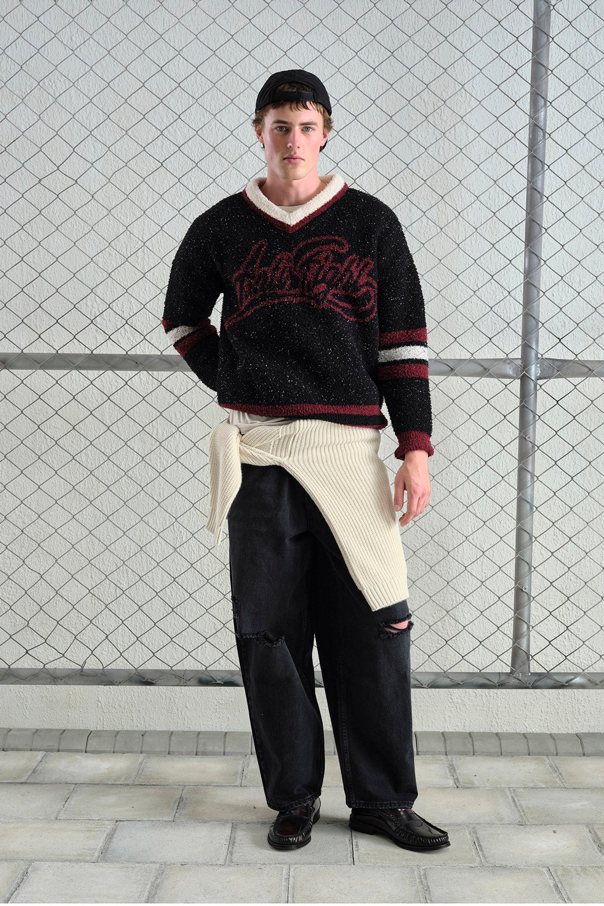 GRAPHIC V-NECK OVERSIZED FLUFFY BLACK SWEATER