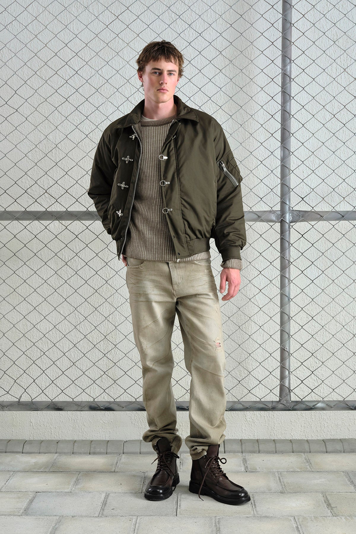 METAL AKSESUARLI HAKİ BOMBER CEKET