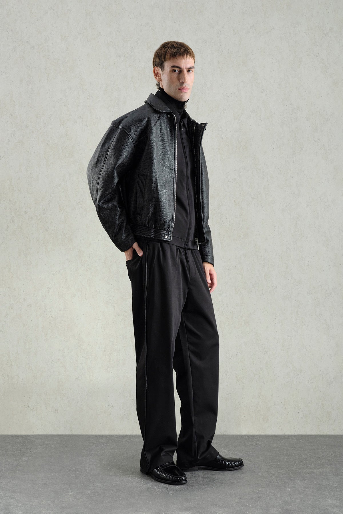 TEXTURED BLACK LEATHER JACKET - 3