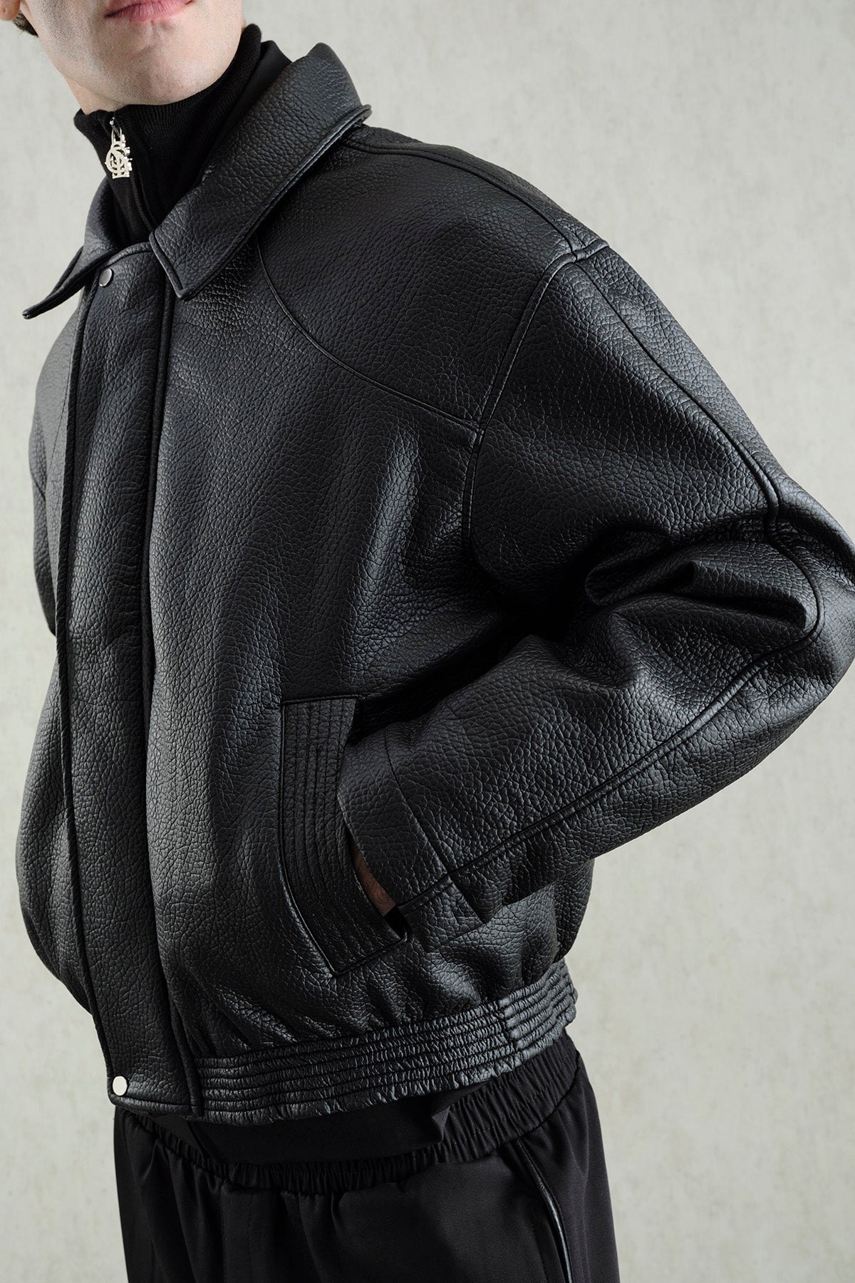 TEXTURED BLACK LEATHER JACKET - 7