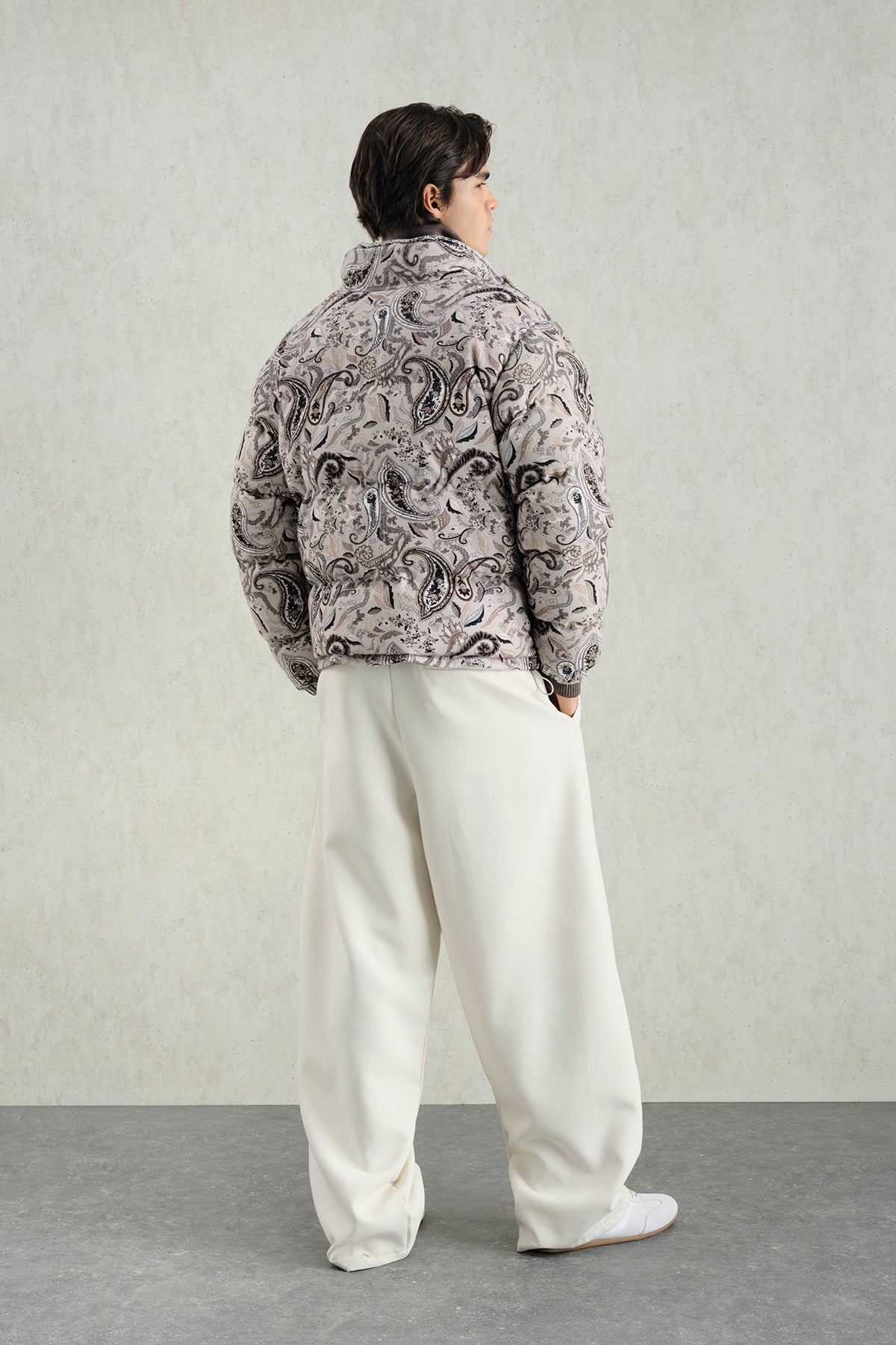 DESENLİ KADİFE ŞİŞME BEJ MONT