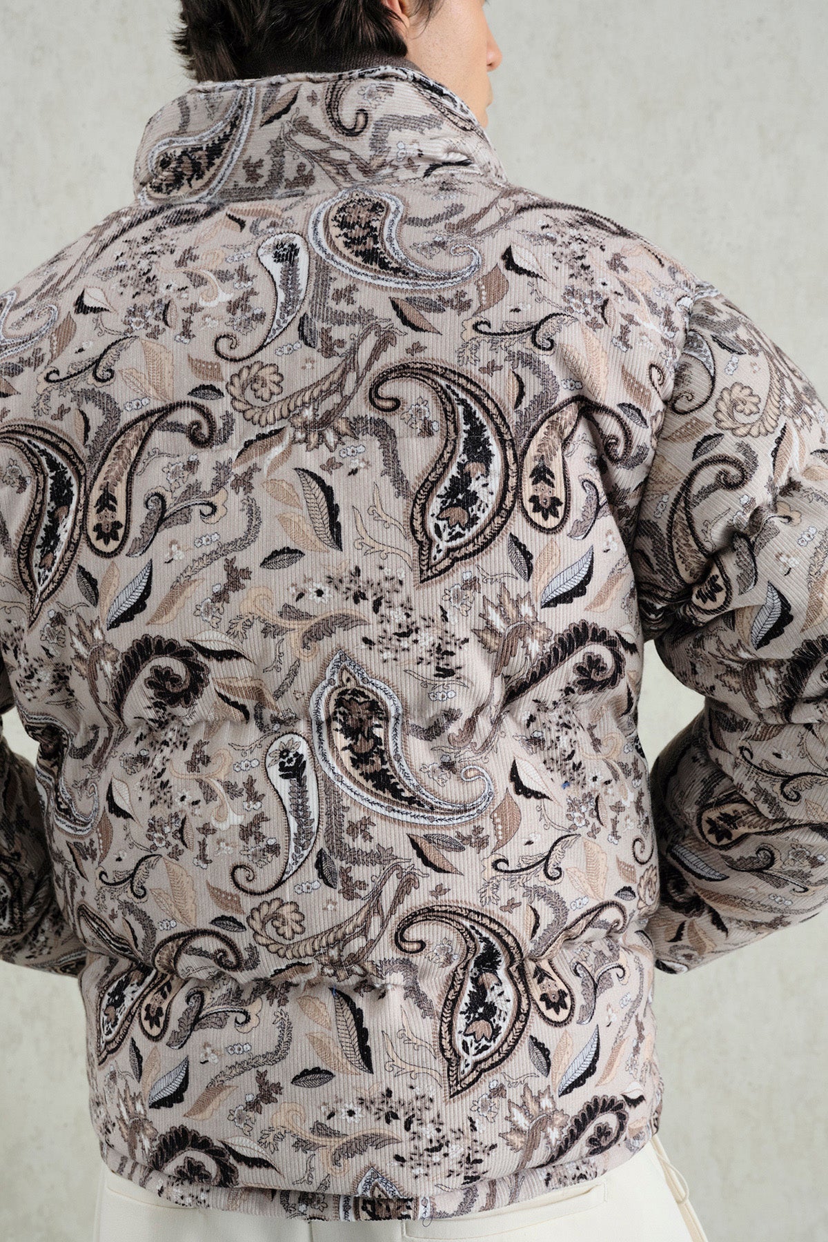 DESENLİ KADİFE ŞİŞME BEJ MONT