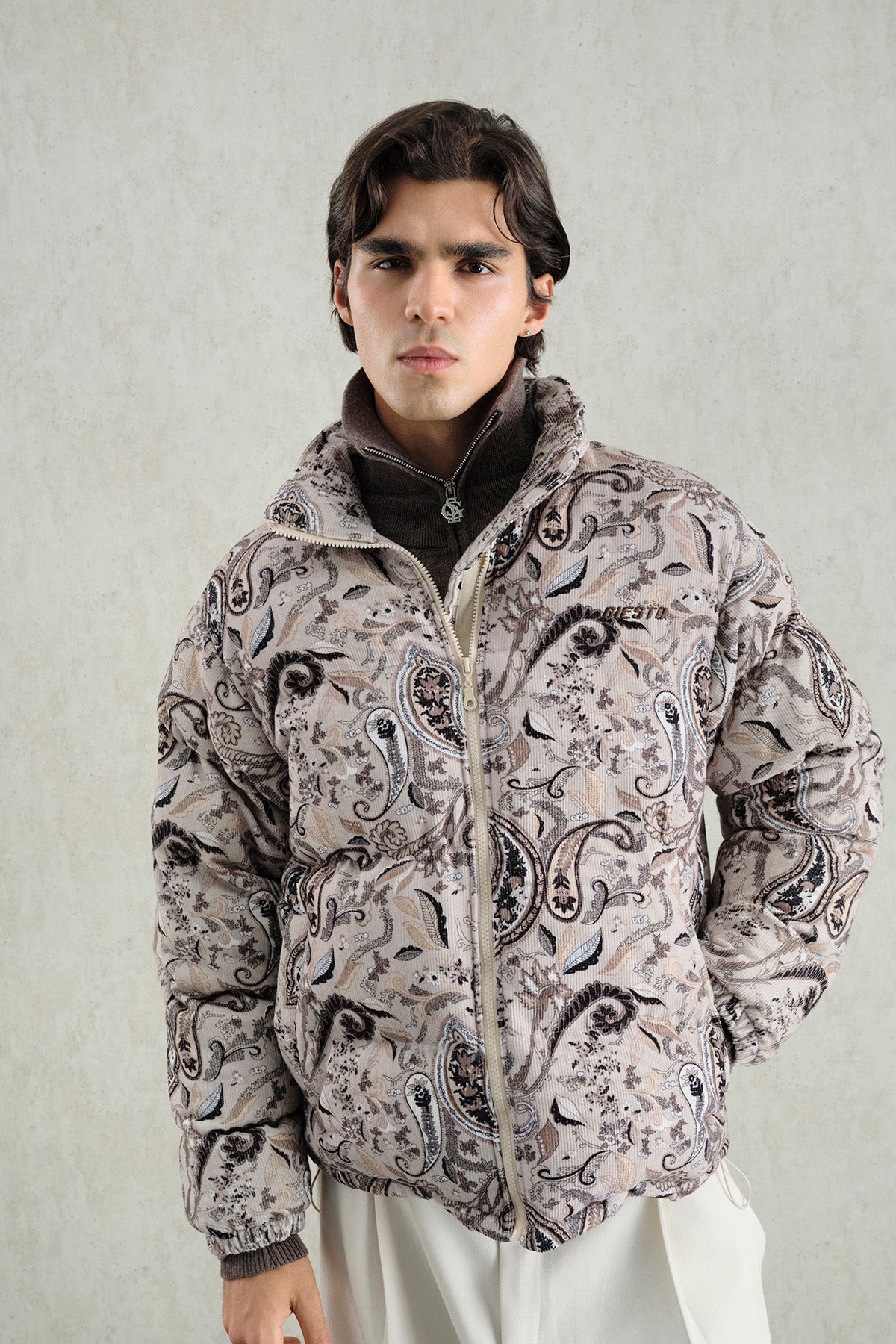 DESENLİ KADİFE ŞİŞME BEJ MONT