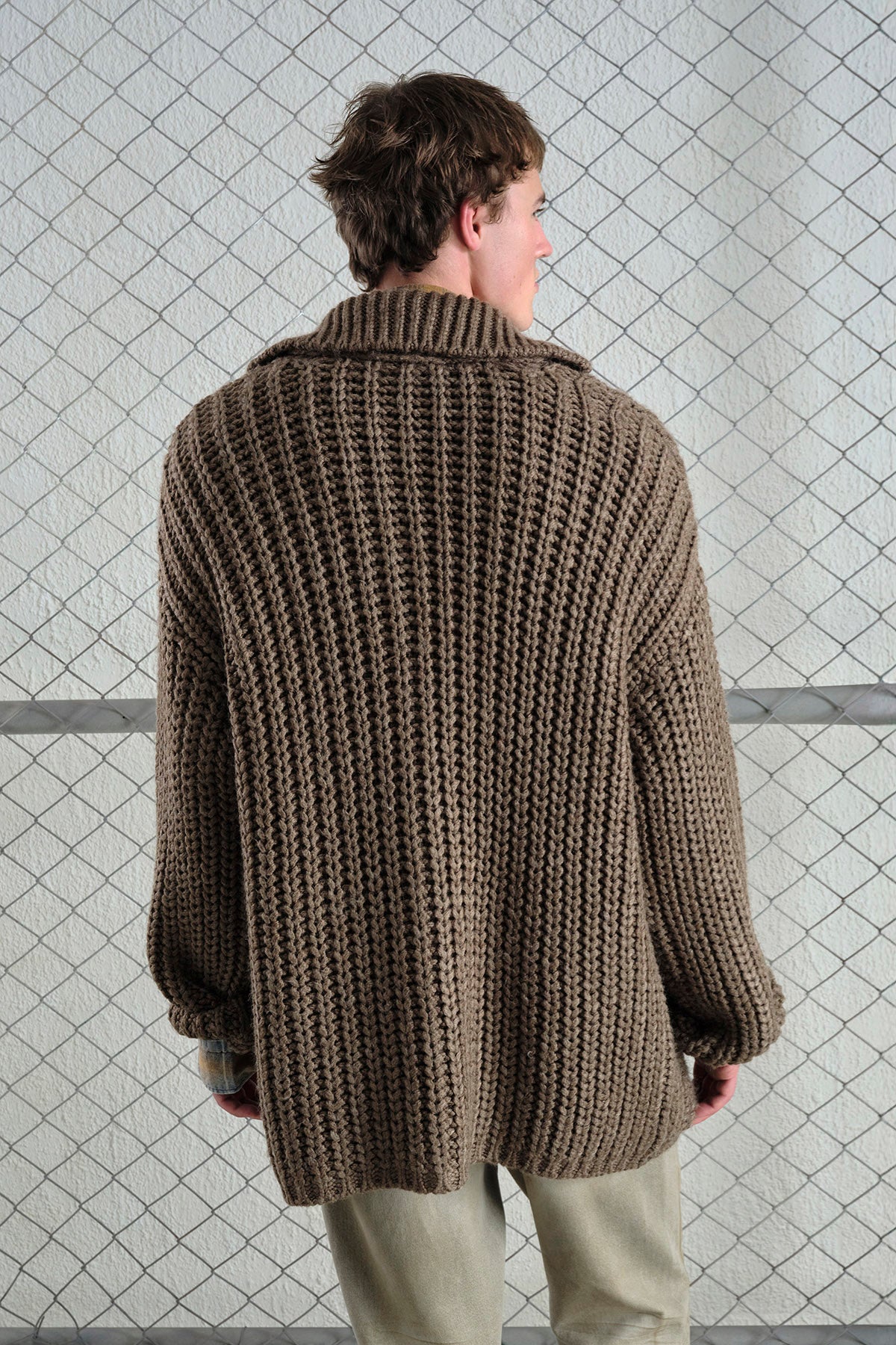 THICK KNIT OVERSIZE BROWN CARDIGAN