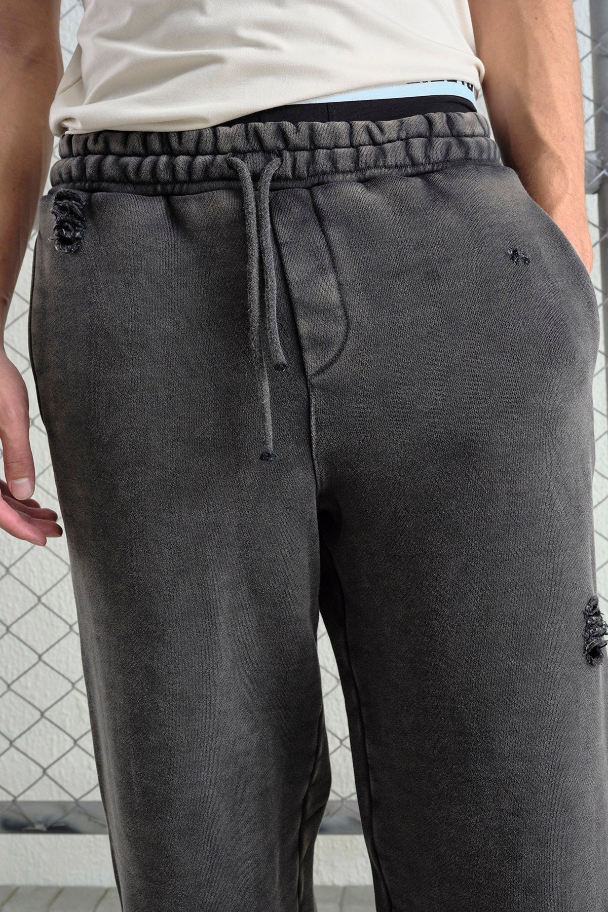 EFEKTLİ YIKAMALI JOGGER SİYAH PANTOLON