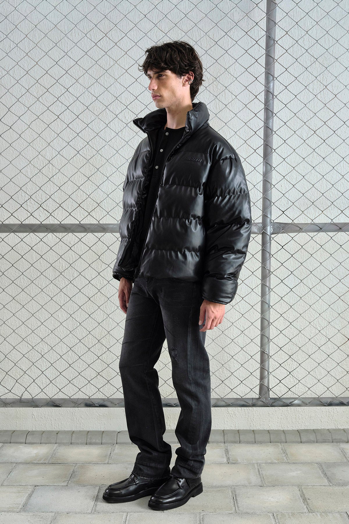 ŞİŞME DERİ SİYAH MONT