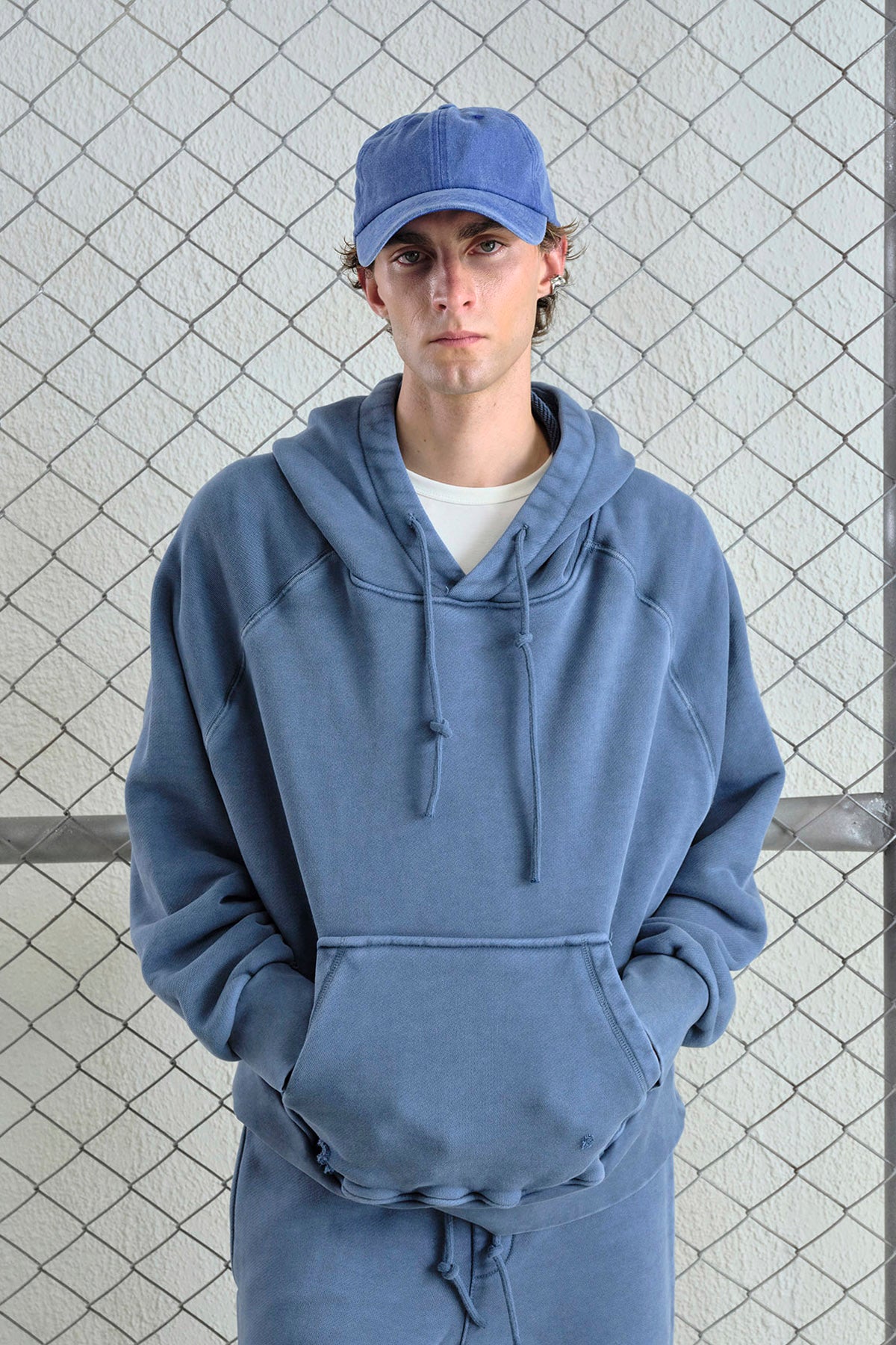 EFEKTLİ YIKAMALI MAVİ SWEATSHIRT