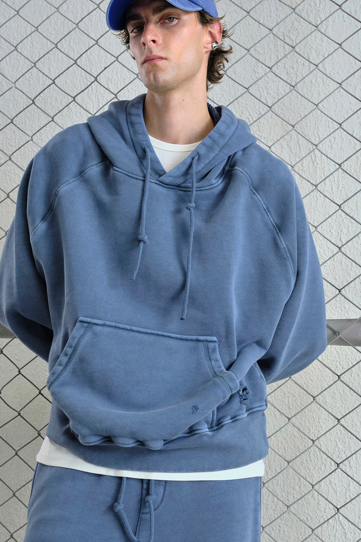 EFEKTLİ YIKAMALI MAVİ SWEATSHIRT