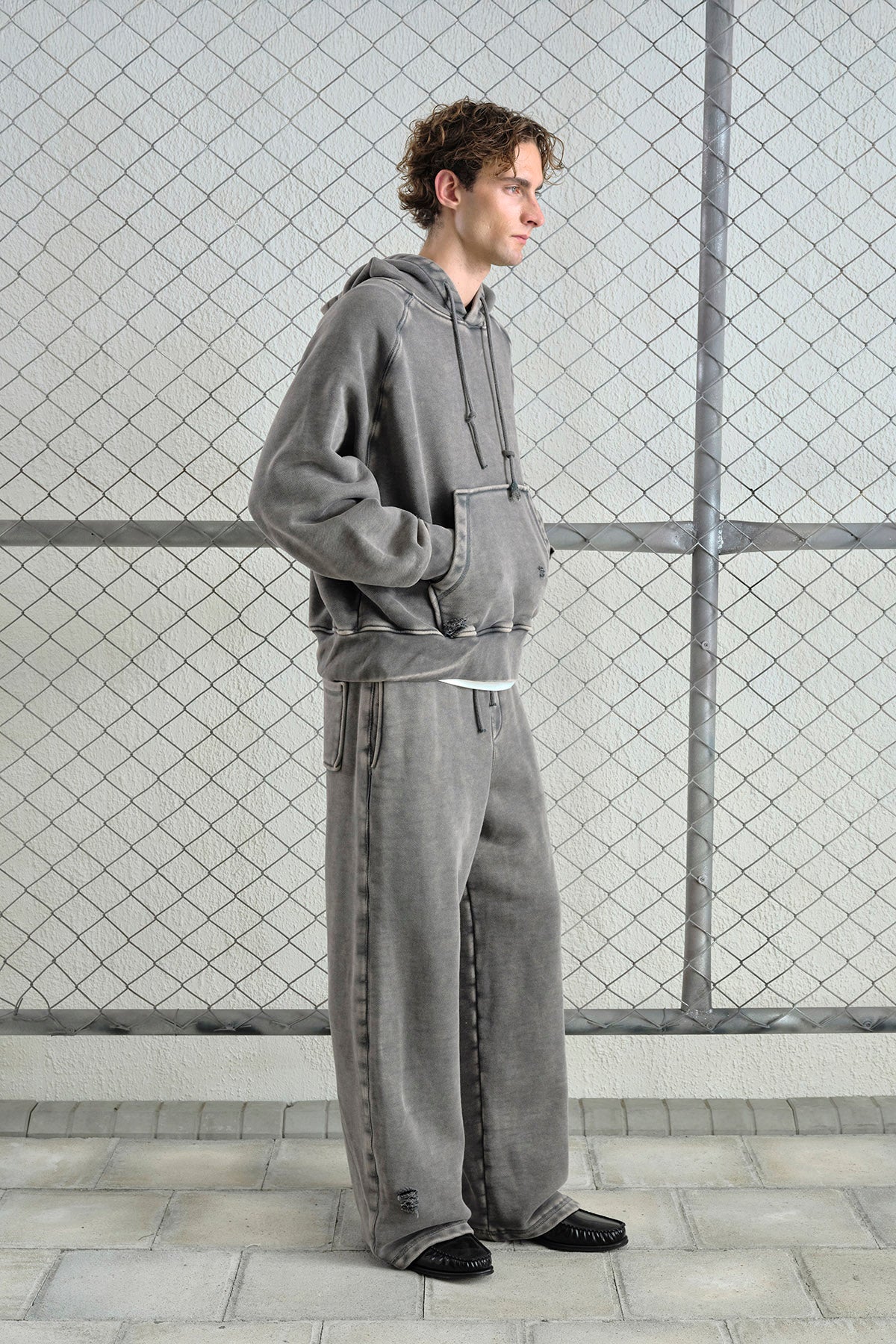 EFEKTLİ YIKAMALI GRİ SWEATSHIRT