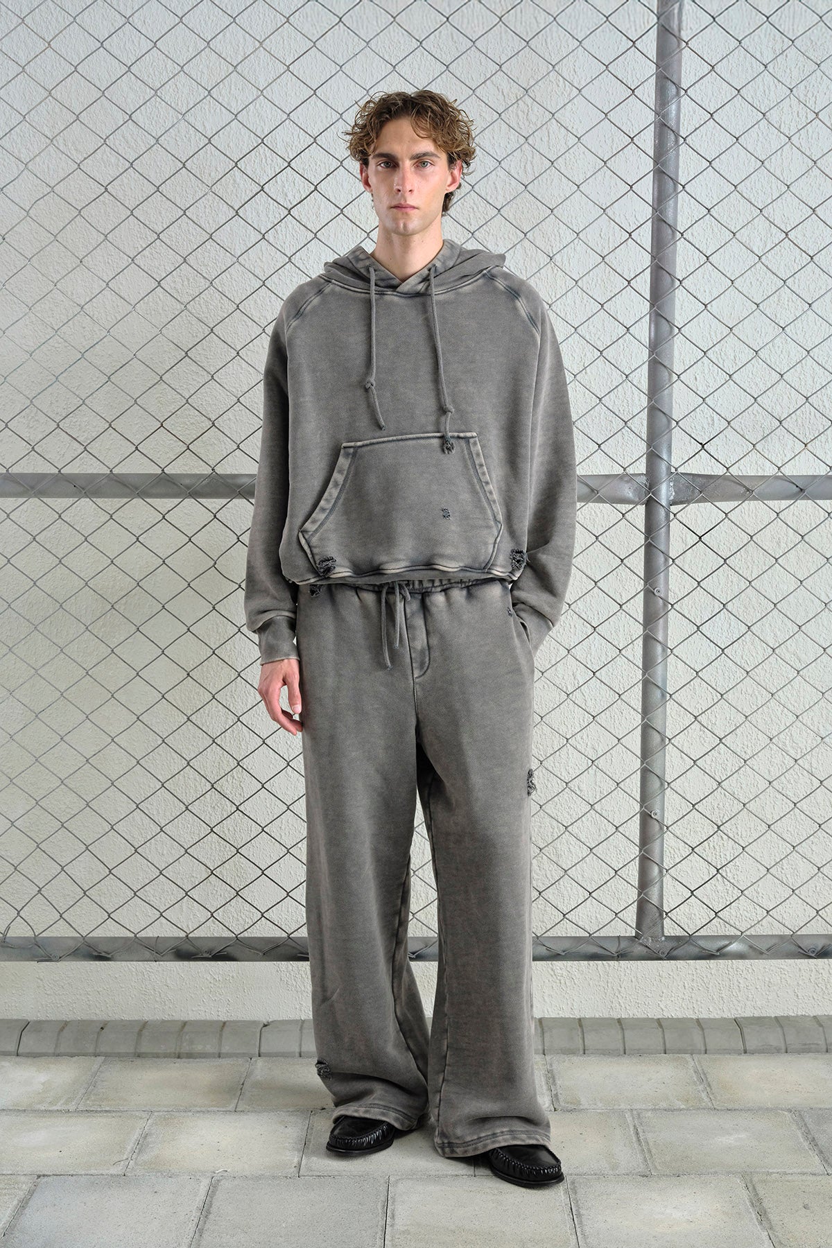 EFEKTLİ YIKAMALI GRİ SWEATSHIRT