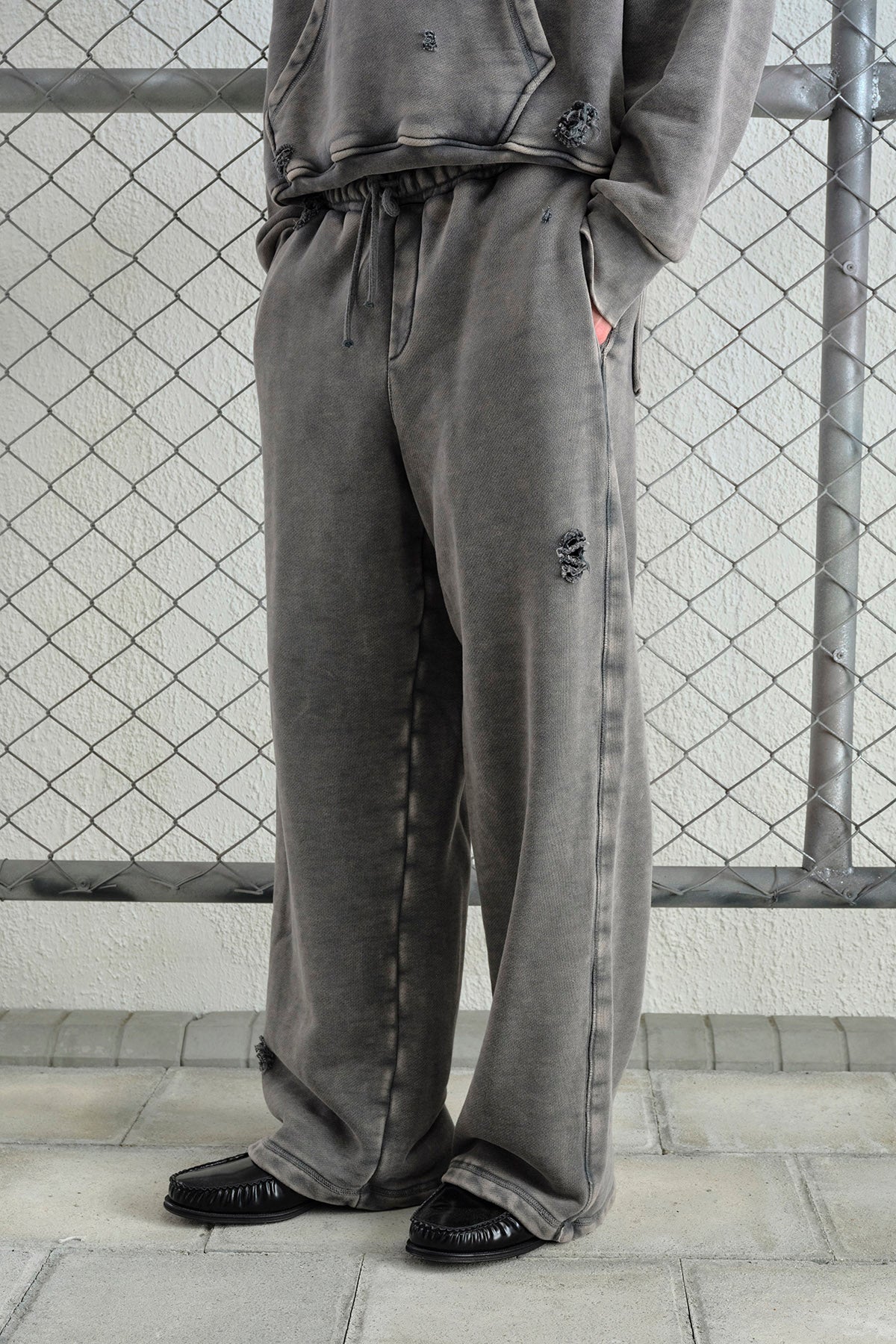 EFEKTLİ YIKAMALI JOGGER GRİ PANTOLON