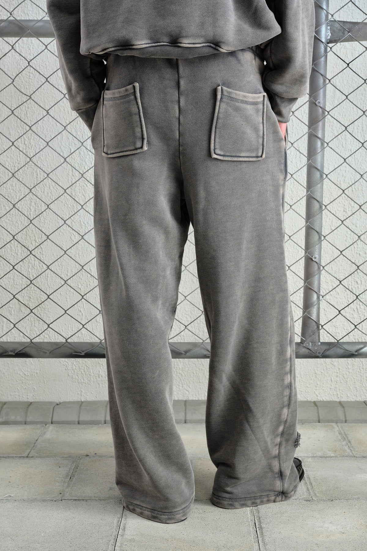 EFEKTLİ YIKAMALI JOGGER GRİ PANTOLON