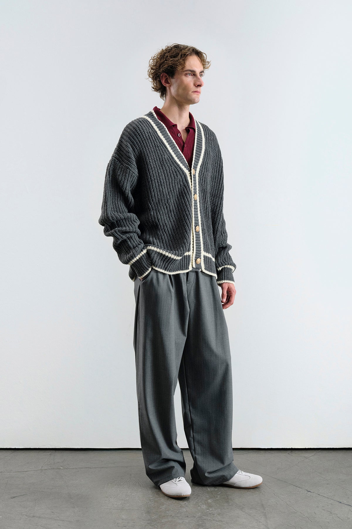 GOLD DÜĞMELİ GRİ HIRKA