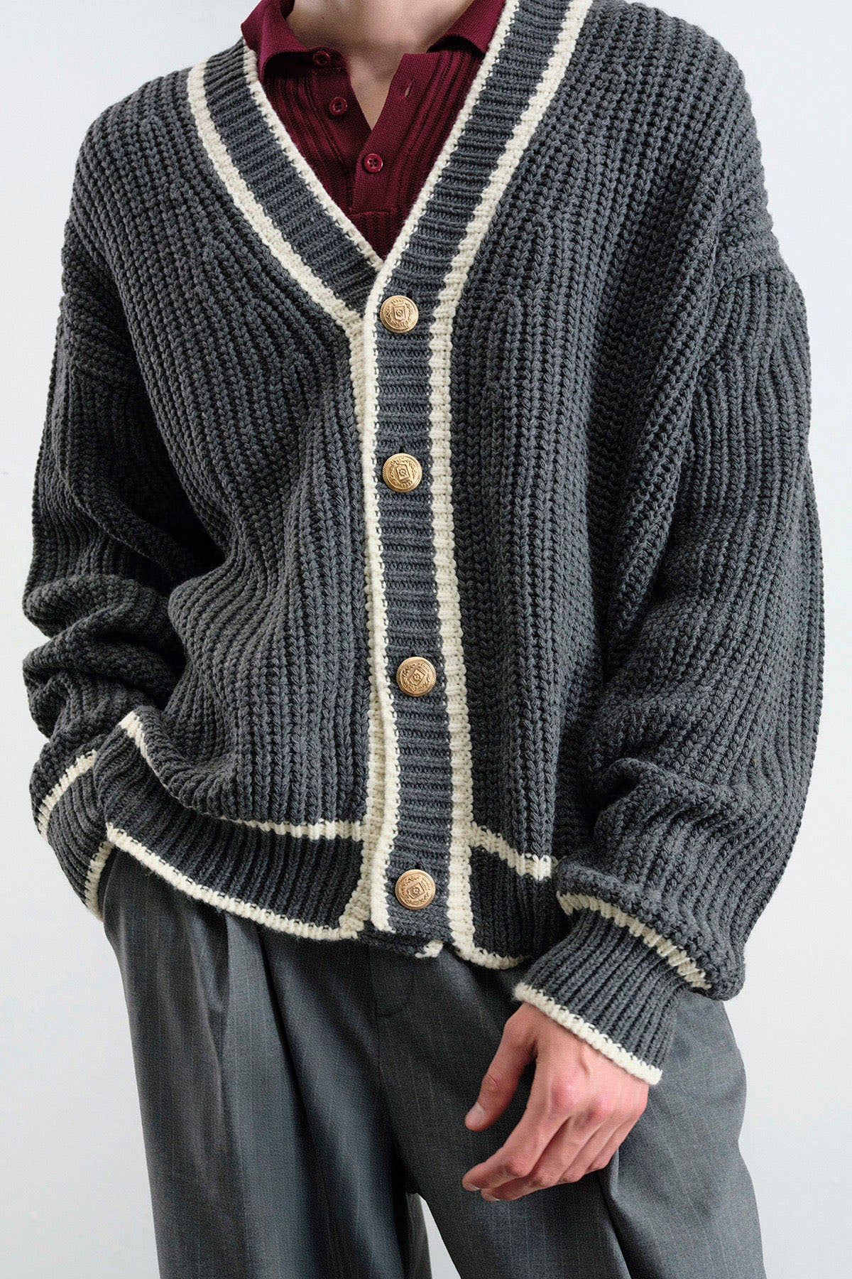 GOLD DÜĞMELİ GRİ HIRKA