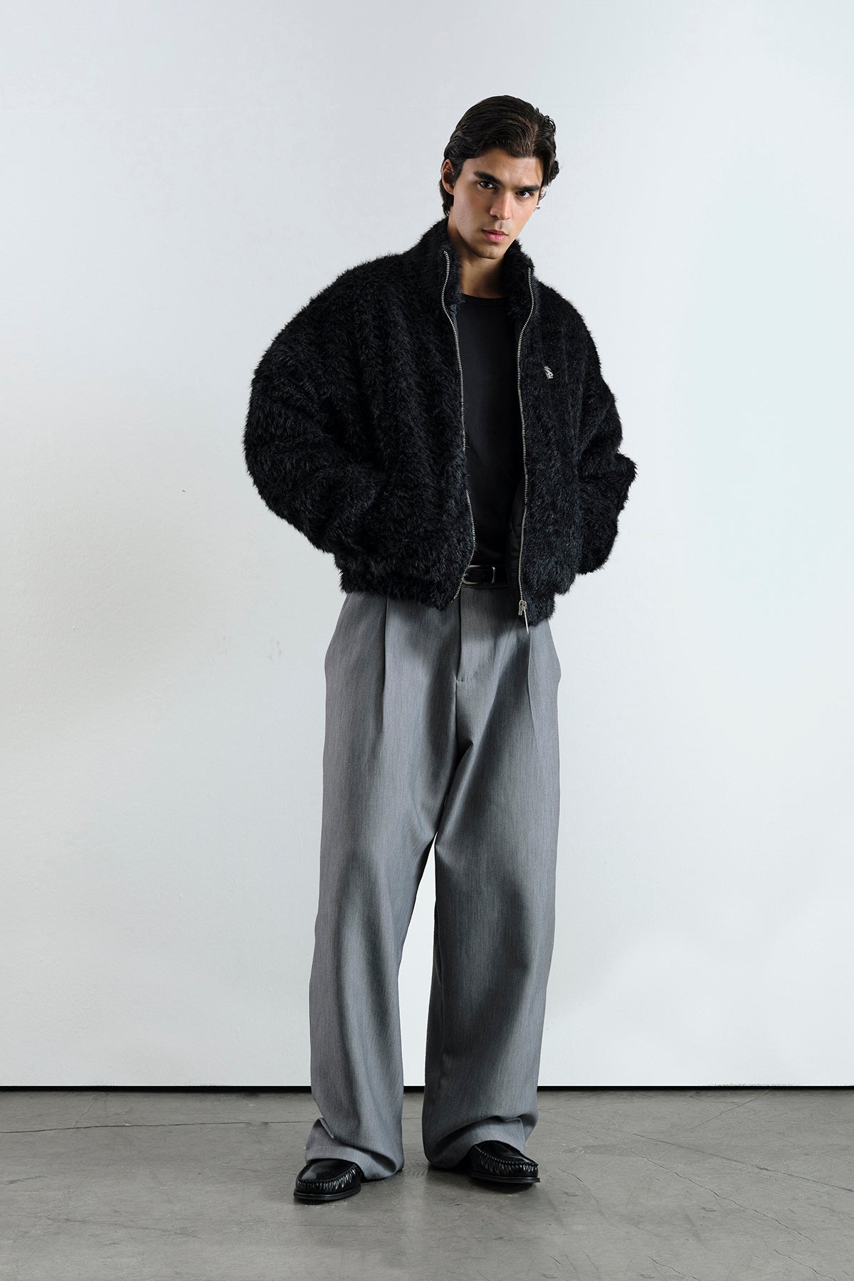 FERMUARLI SİYAH KÜRK CEKET