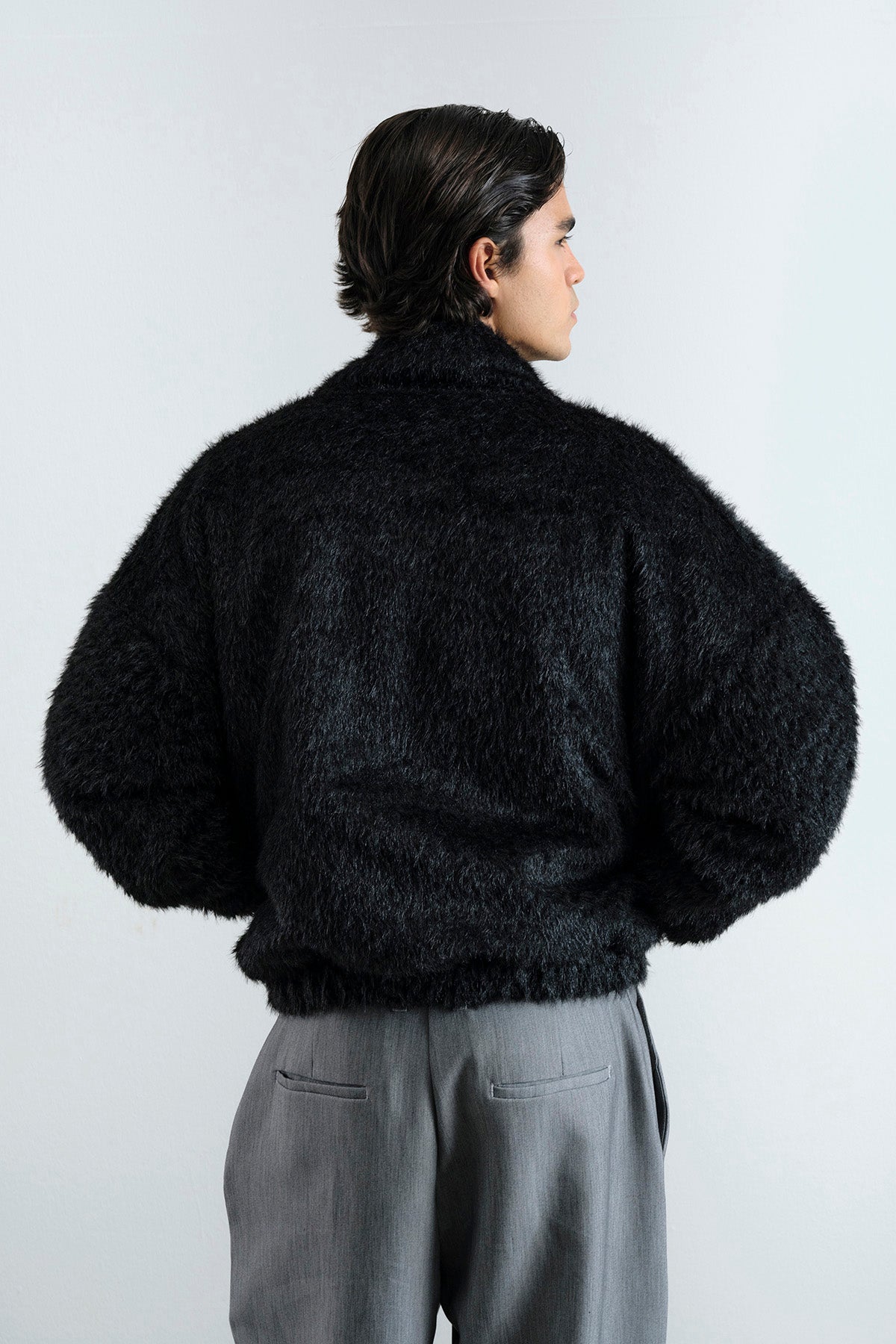 FERMUARLI SİYAH KÜRK CEKET