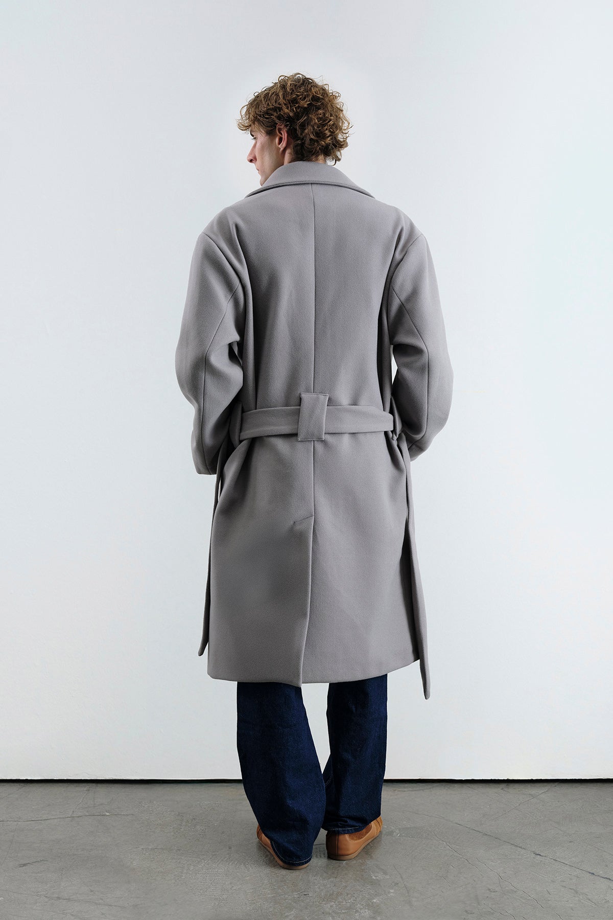 KEMERLİ KAŞE GRİ KABAN