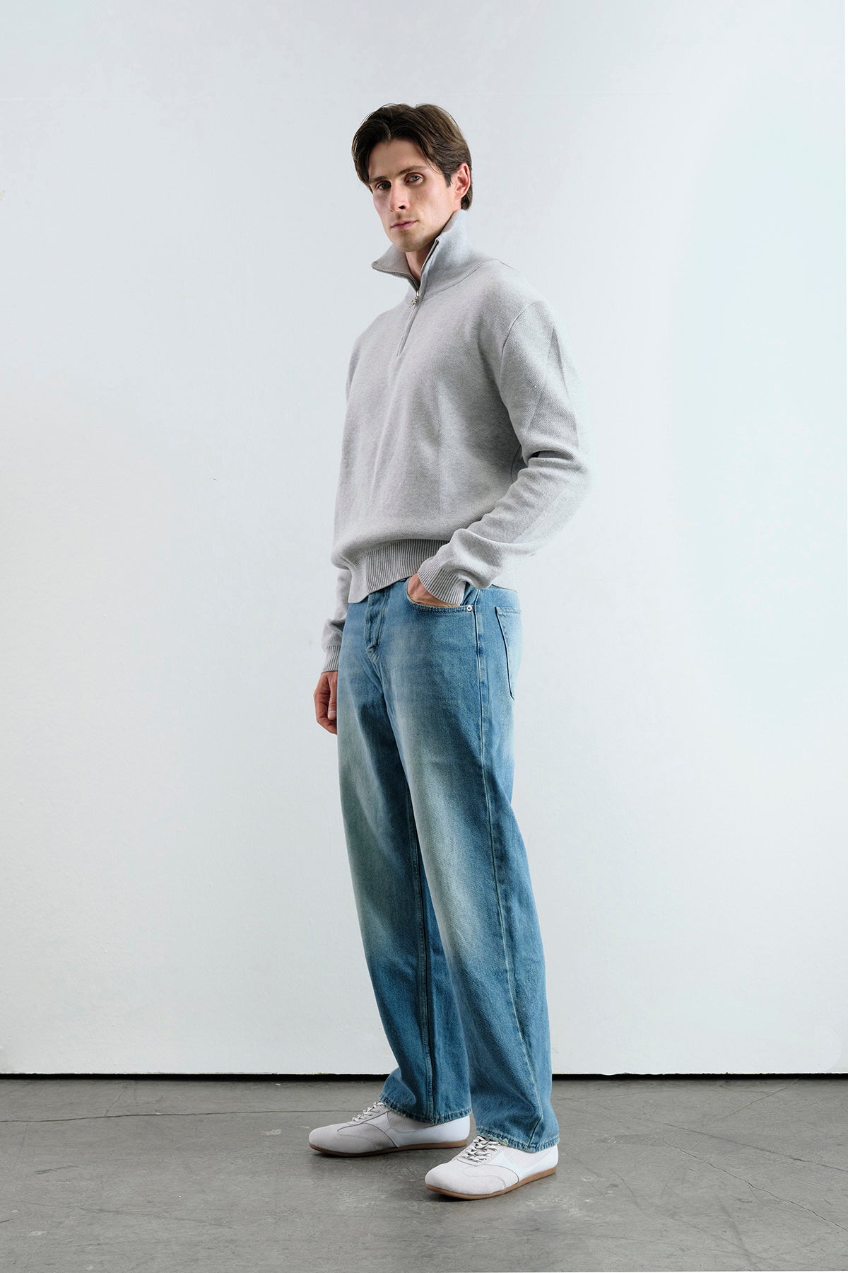 FERMUARLI REGULAR FIT YÜKSEK YAKA GRİ KAZAK