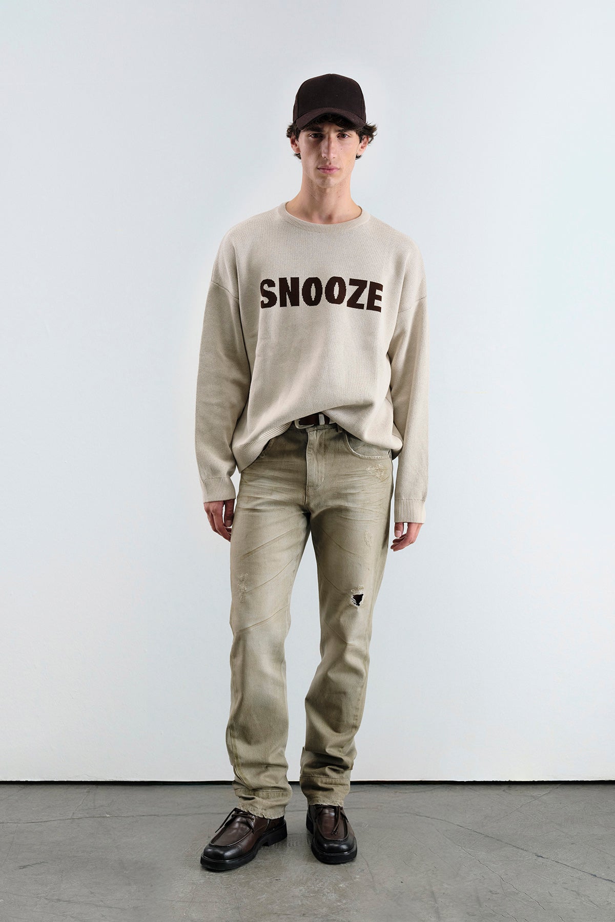 KNITTED BEIGE SWEATER WITH LETTERING