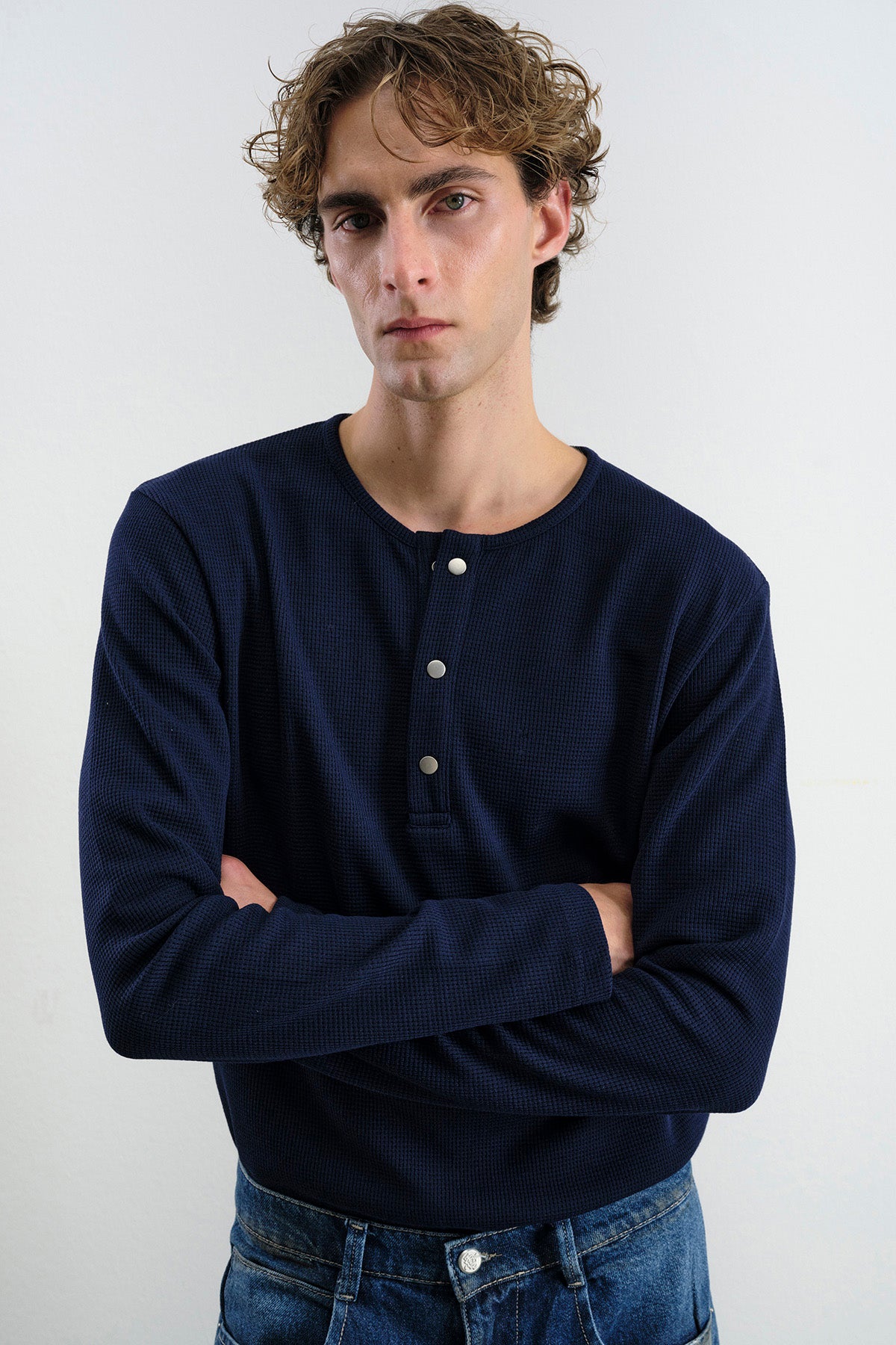 NAVY BLUE LONG SLEEVE T-SHIRT WITH METAL SNAPS